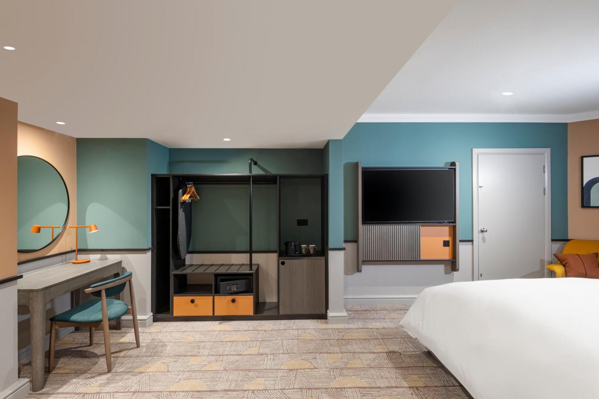 Standard Super King Room Accessible