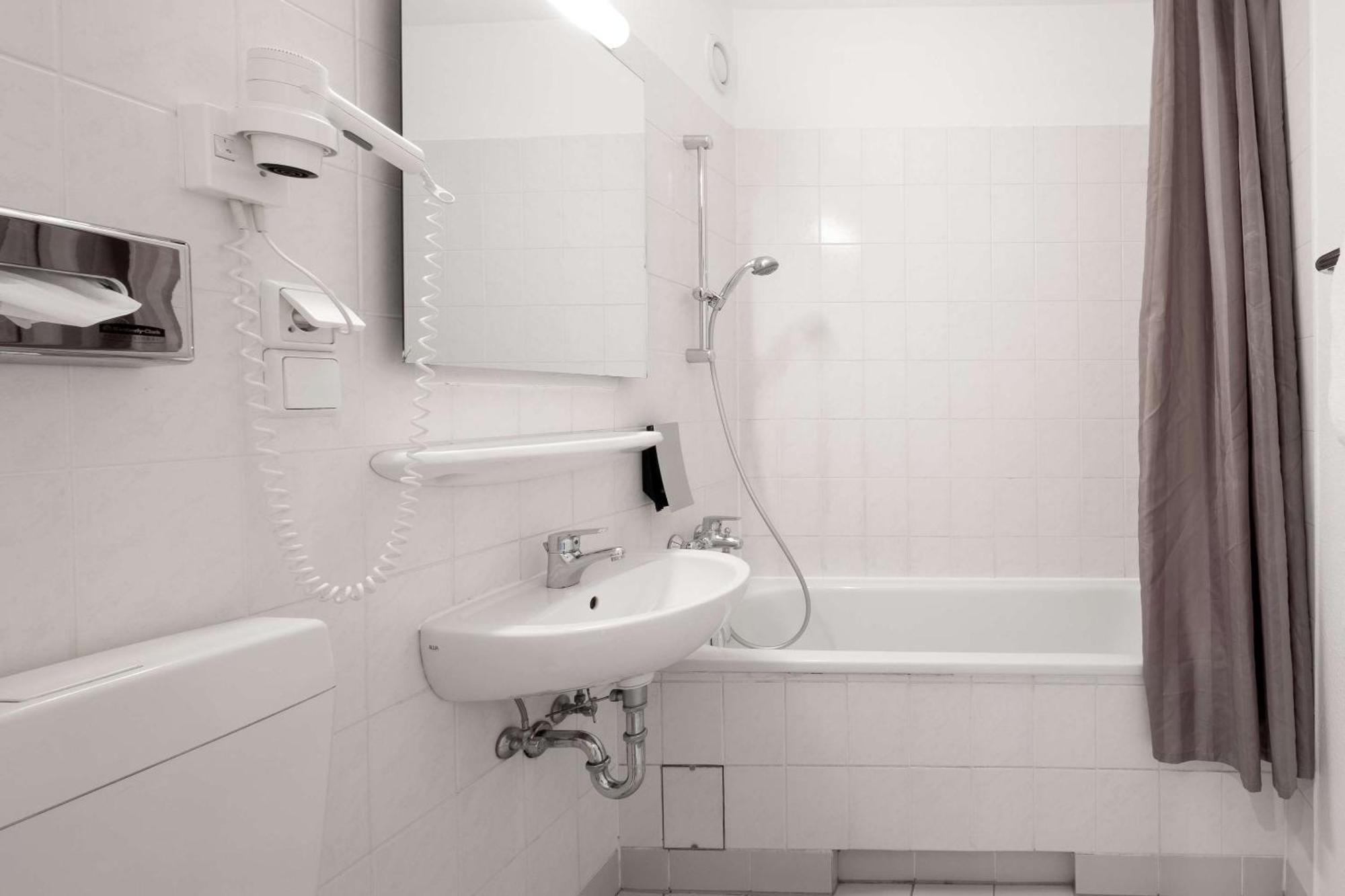 Triple Room,1655268361:JPEG