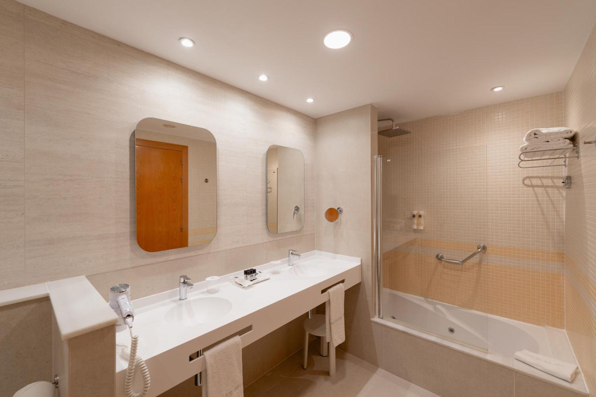 Double or Twin Room with Terrace
