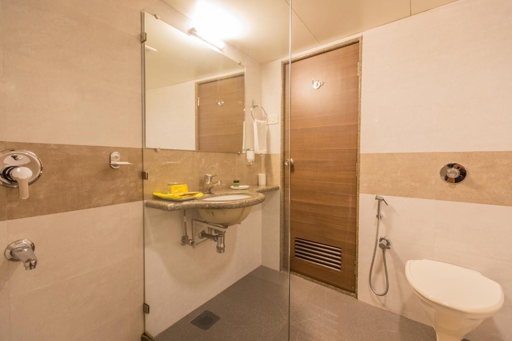 Executive Double or Twin Room,1656216231:JPEG