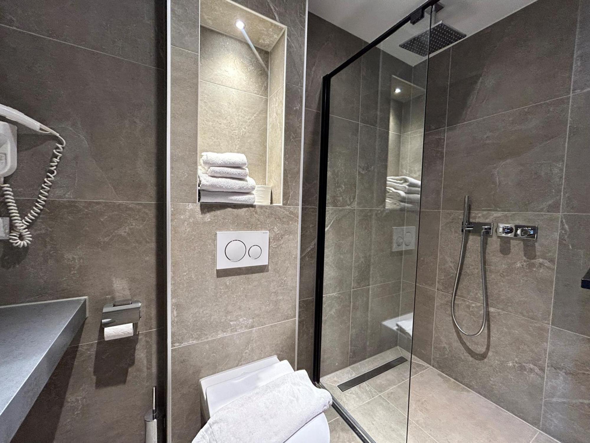 Economy Twin Room