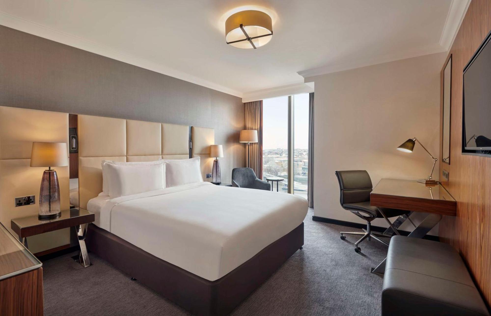 King Room with River View - High Floor,1458078220:JPEG