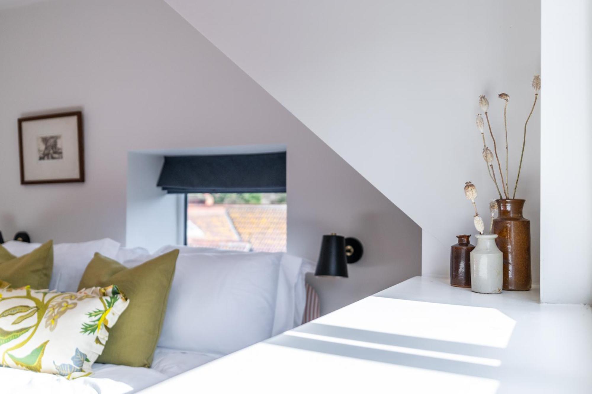 Suite 12 –Budget King Loft Room