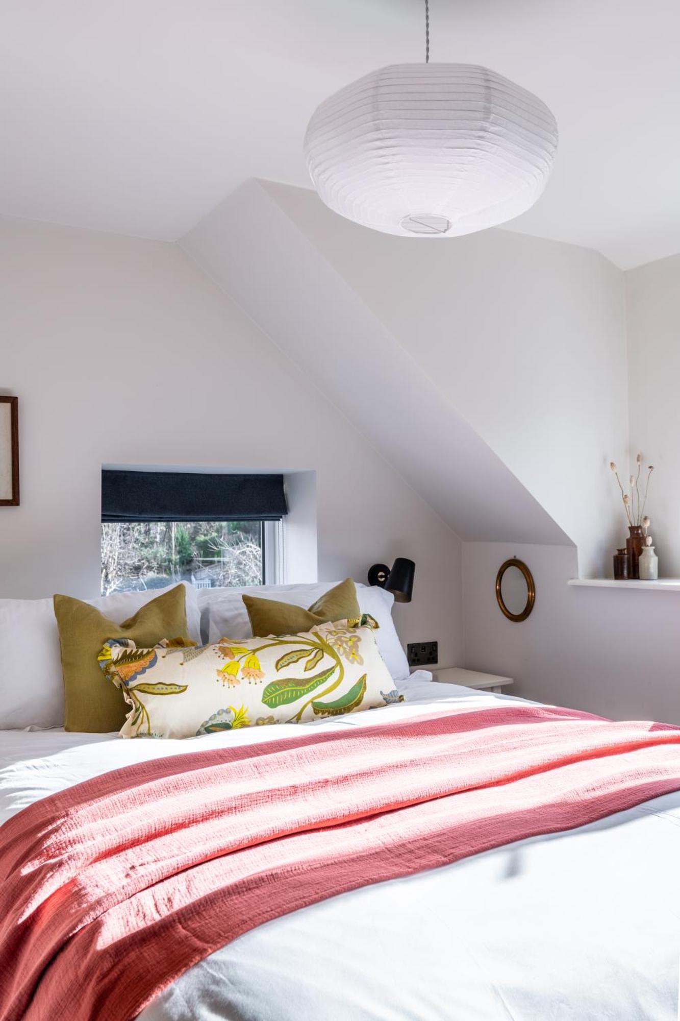 Suite 12 –Budget King Loft Room