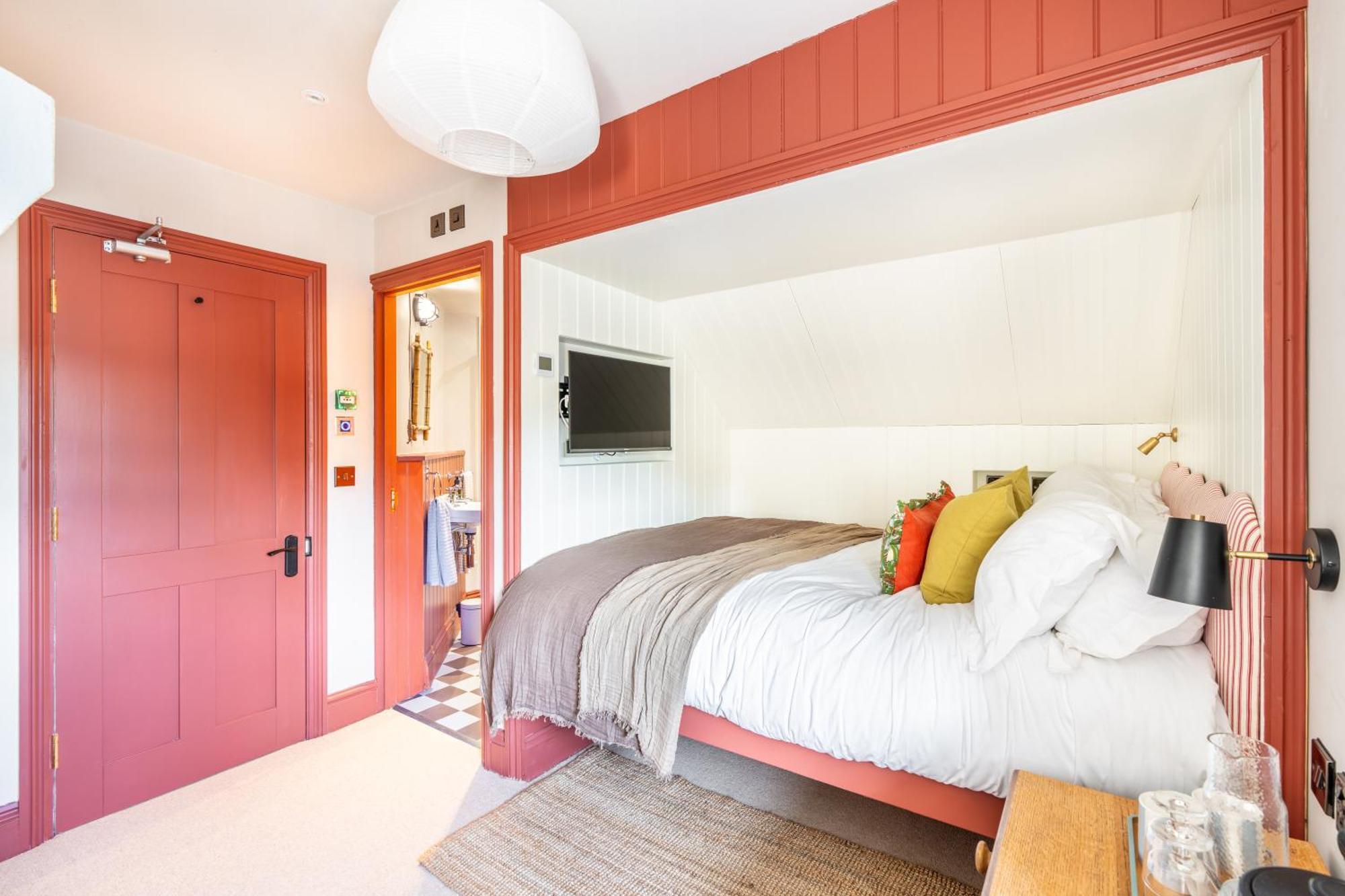 Suite 10 –Budget Cabin Loft Room