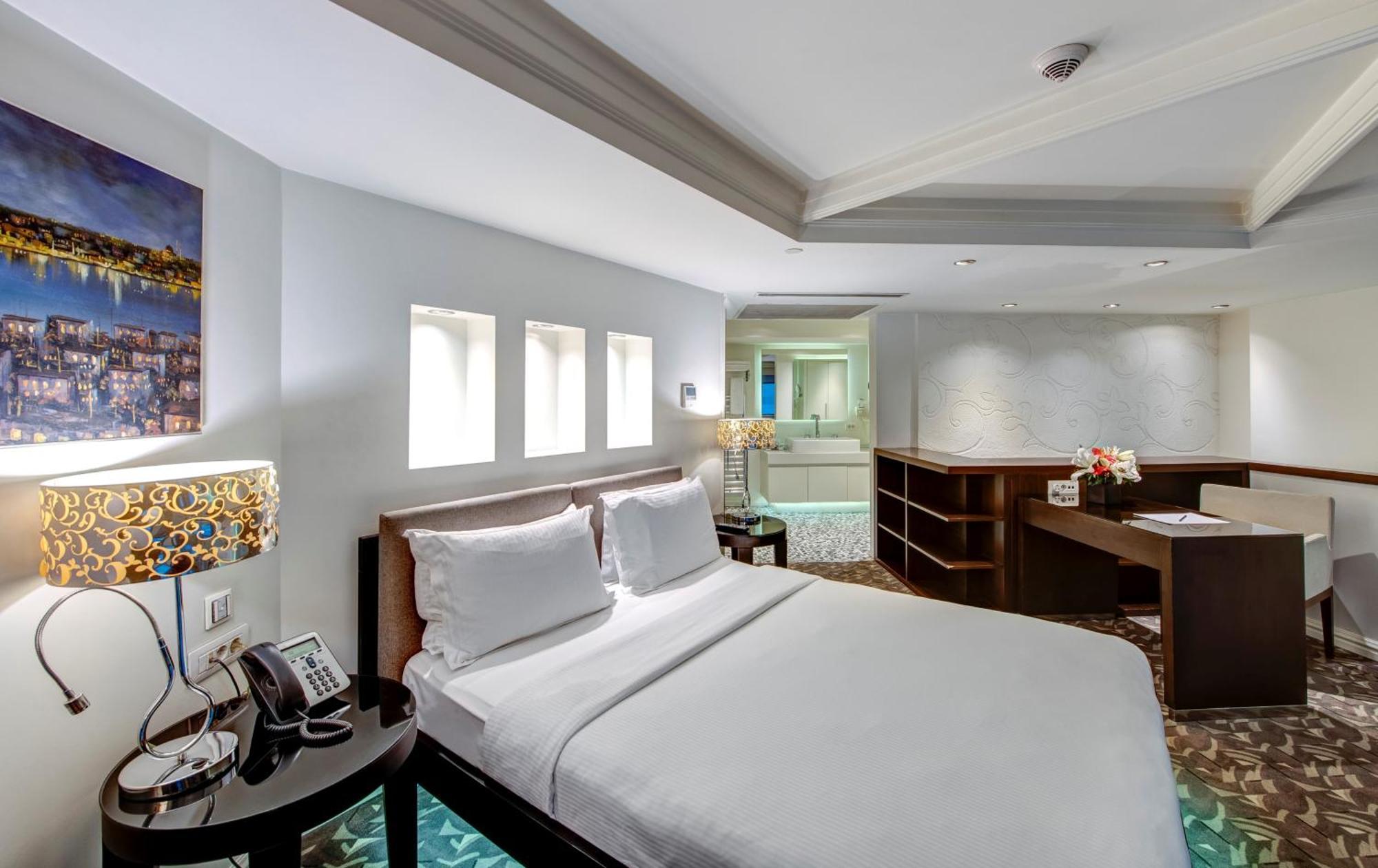 Duplex Superior Suite City View