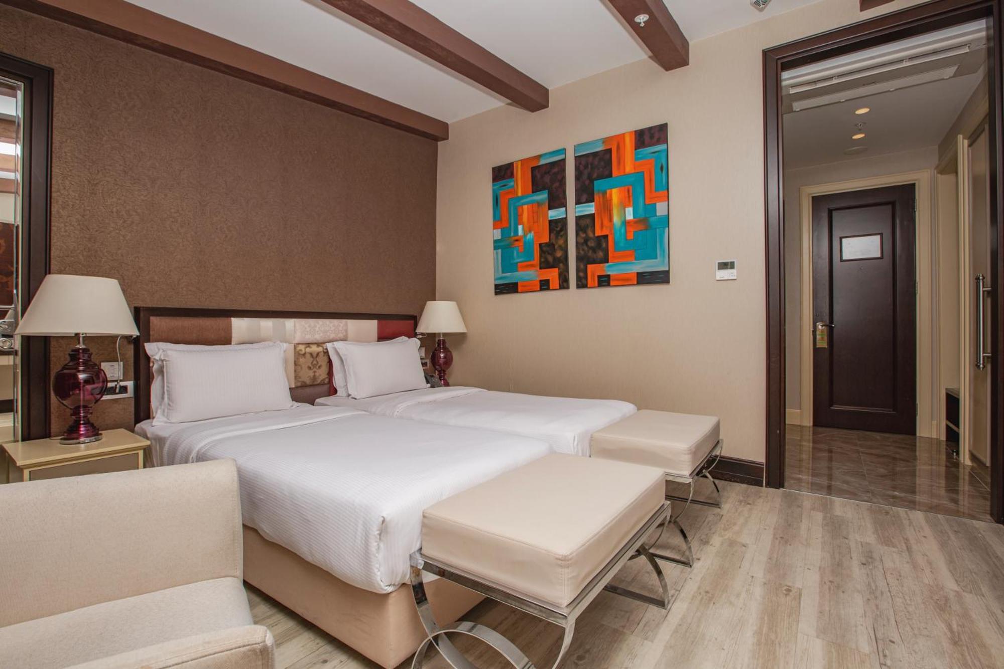 Deluxe Twin Room Balcony