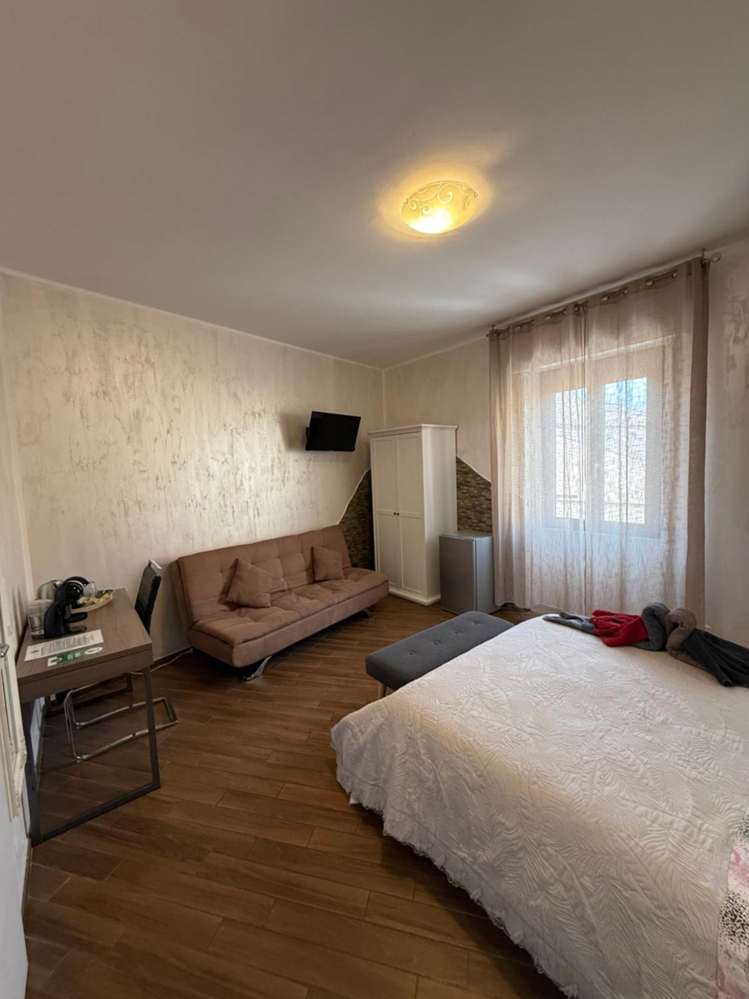 Large Double Room