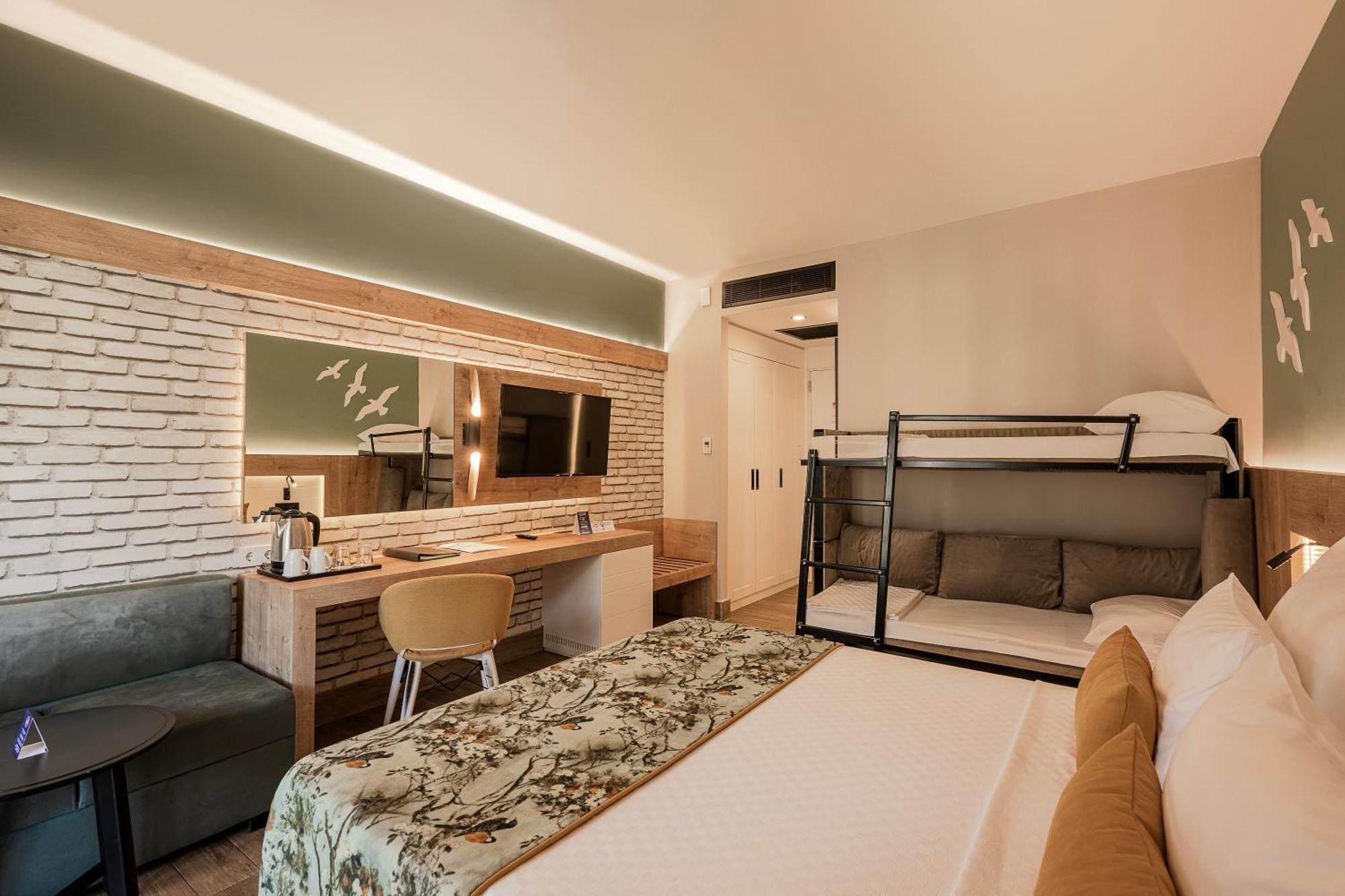 Chambre Familiale (2 Adultes et 2 Enfants)
