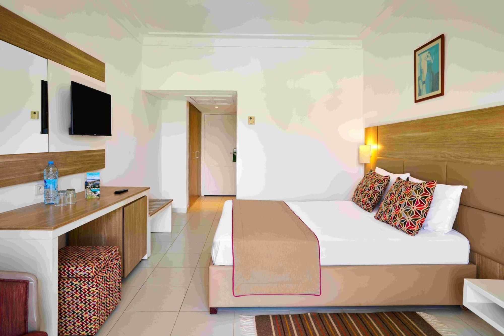 Doppelzimmer mit Poolblick