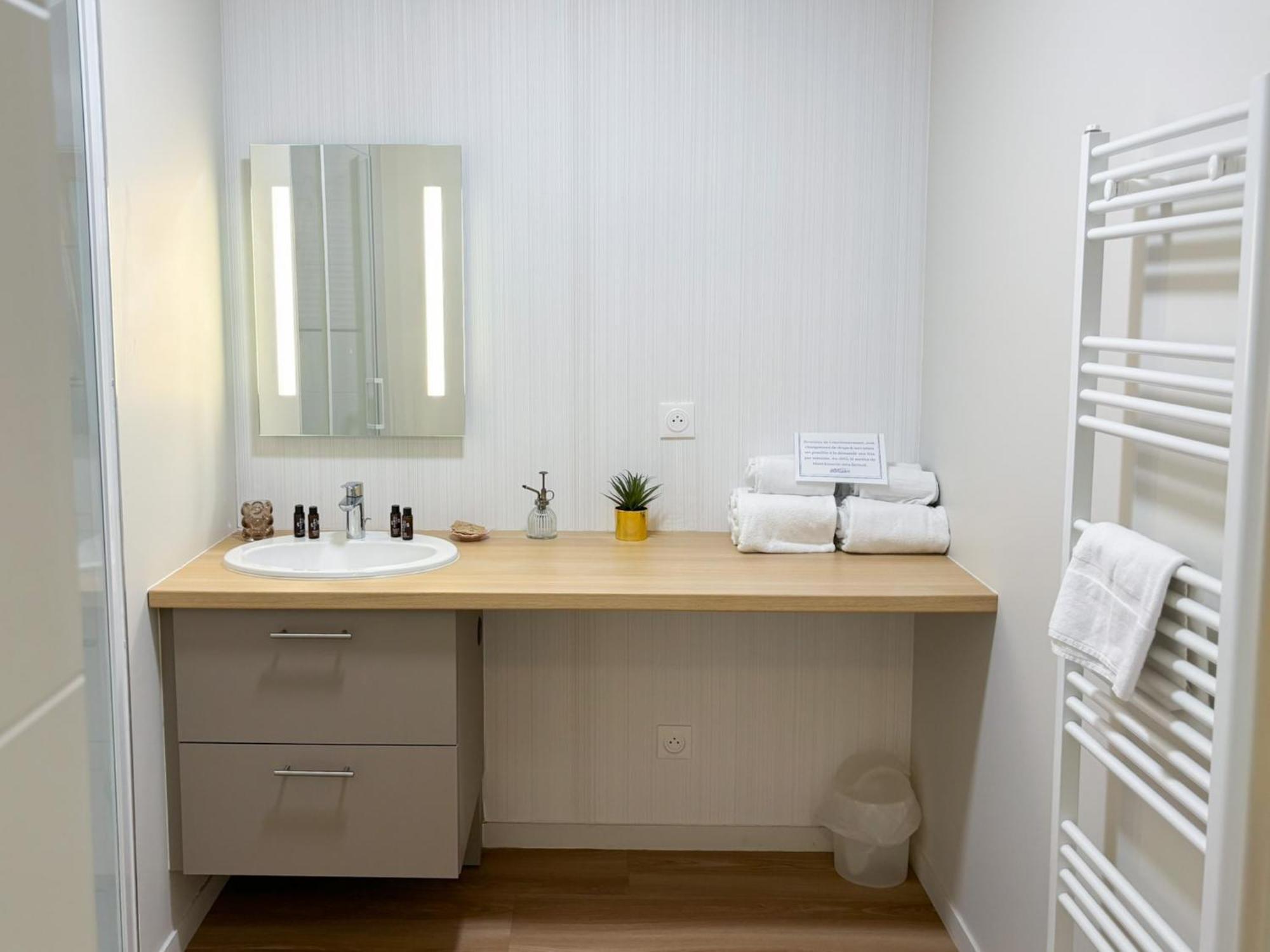 Two-Bedroom Apartment,1664864082:JPEG