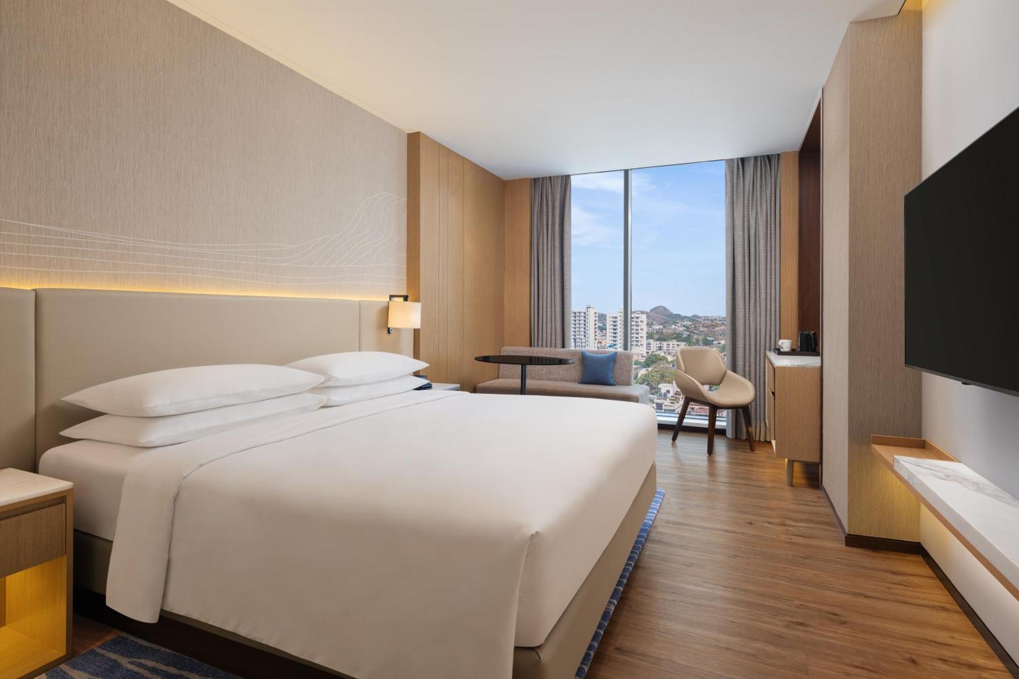 King Suite with Mountain View (Happy hours with 1+1 alcohol from 4 pm - 6:30 pm)