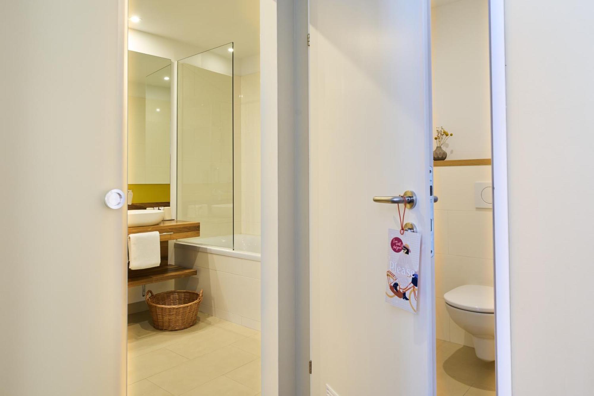 Two-Bedroom Family Suite,1665396844:JPEG