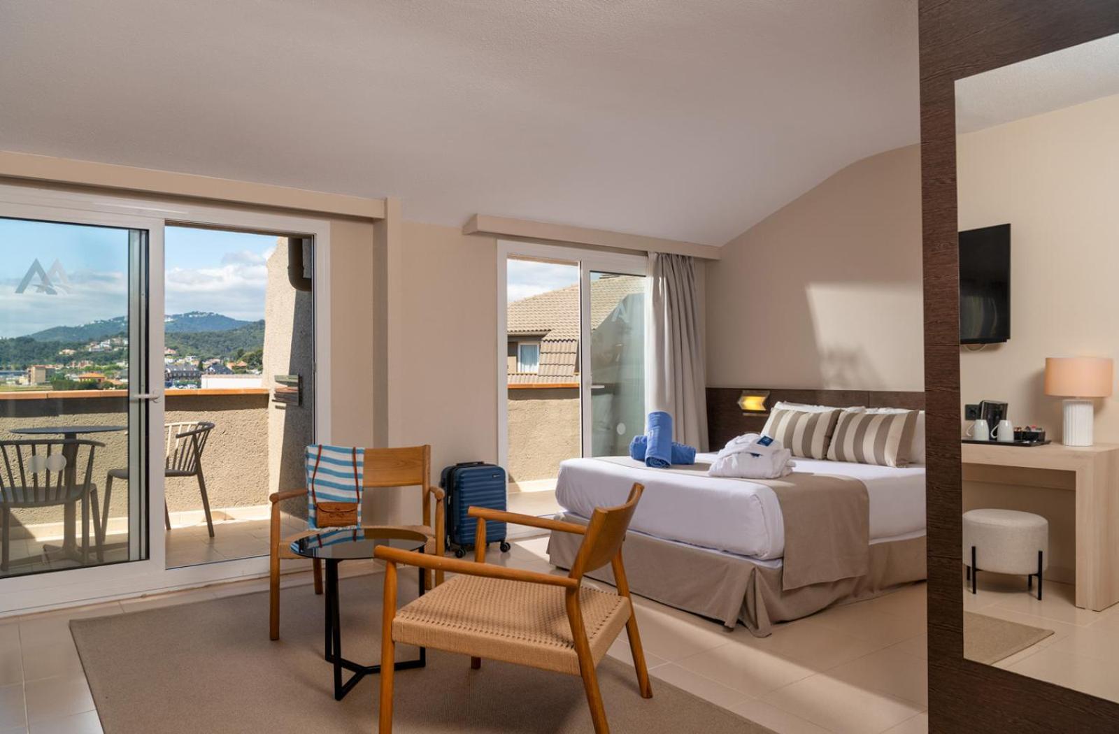 Junior Suite Doble Individual Use (1 or 2 beds),1666638941:JPEG