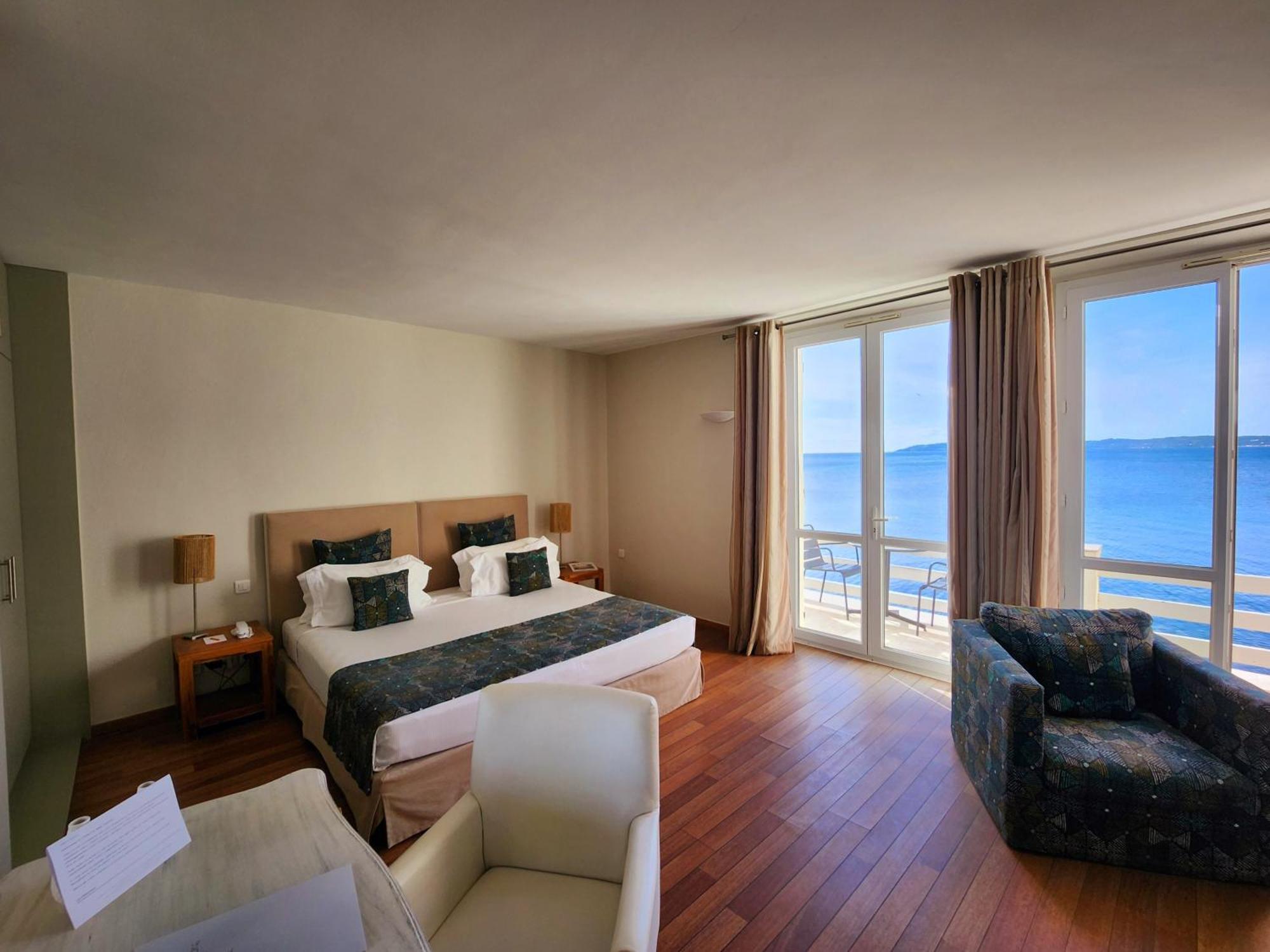 Junior Suite with Terrace and Sea View,1666652095:JPEG