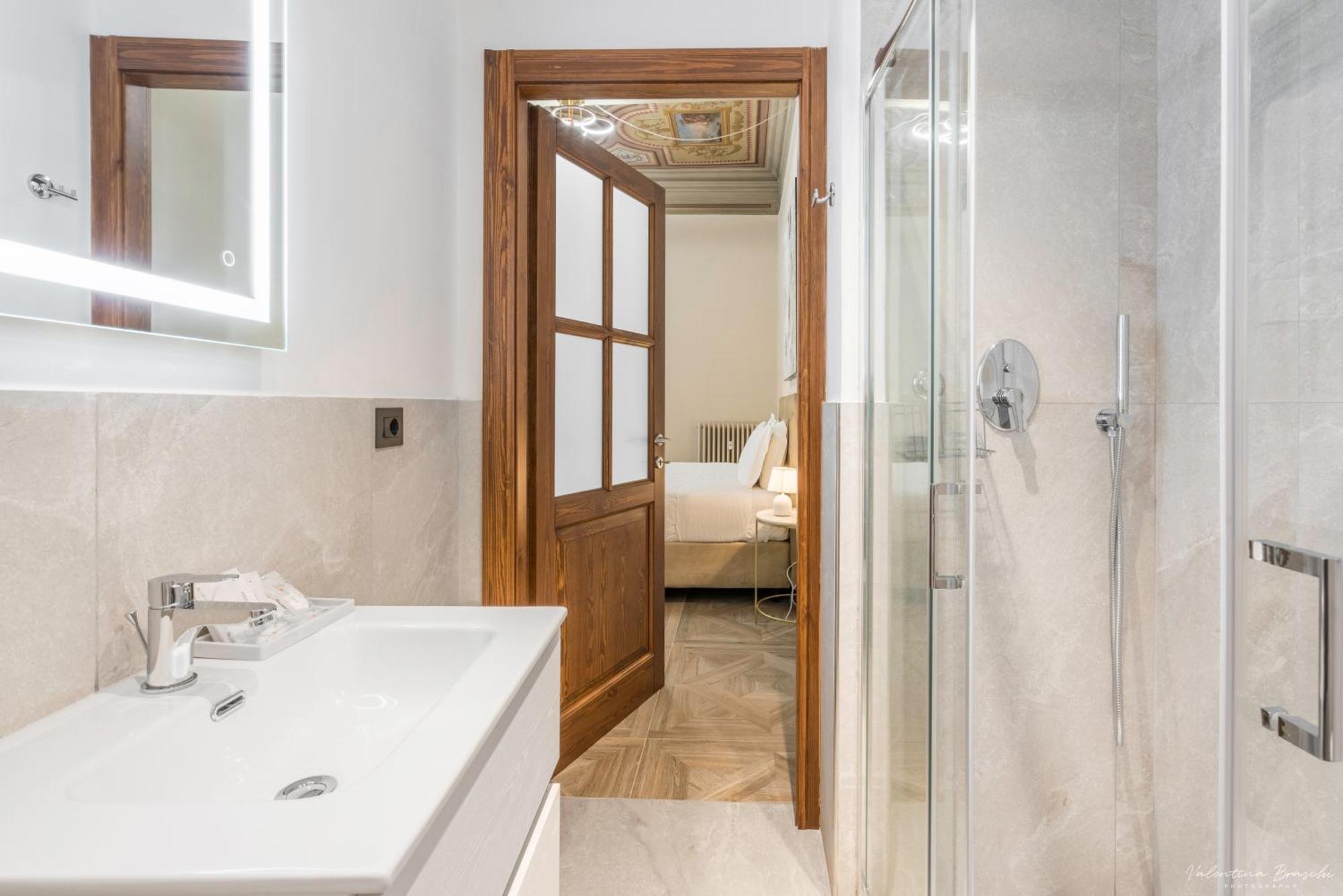 One-Bedroom Deluxe Apartment