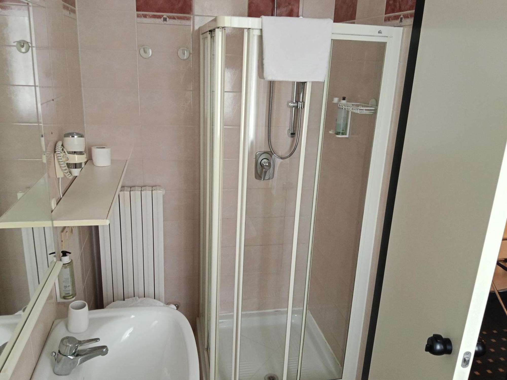 Economy Double Room,1669011603:JPEG