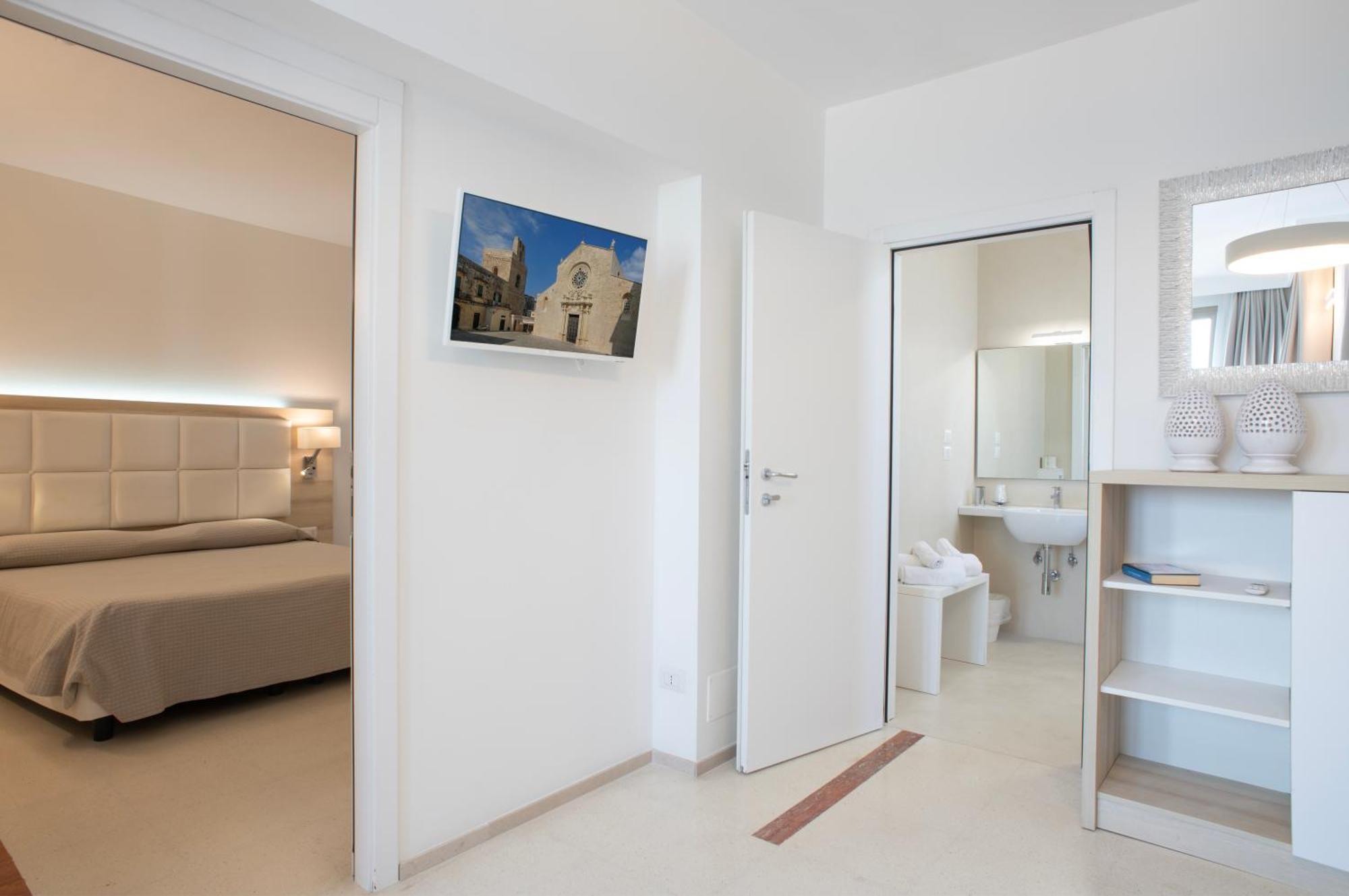 Suite with Sea View,1669823567:JPEG