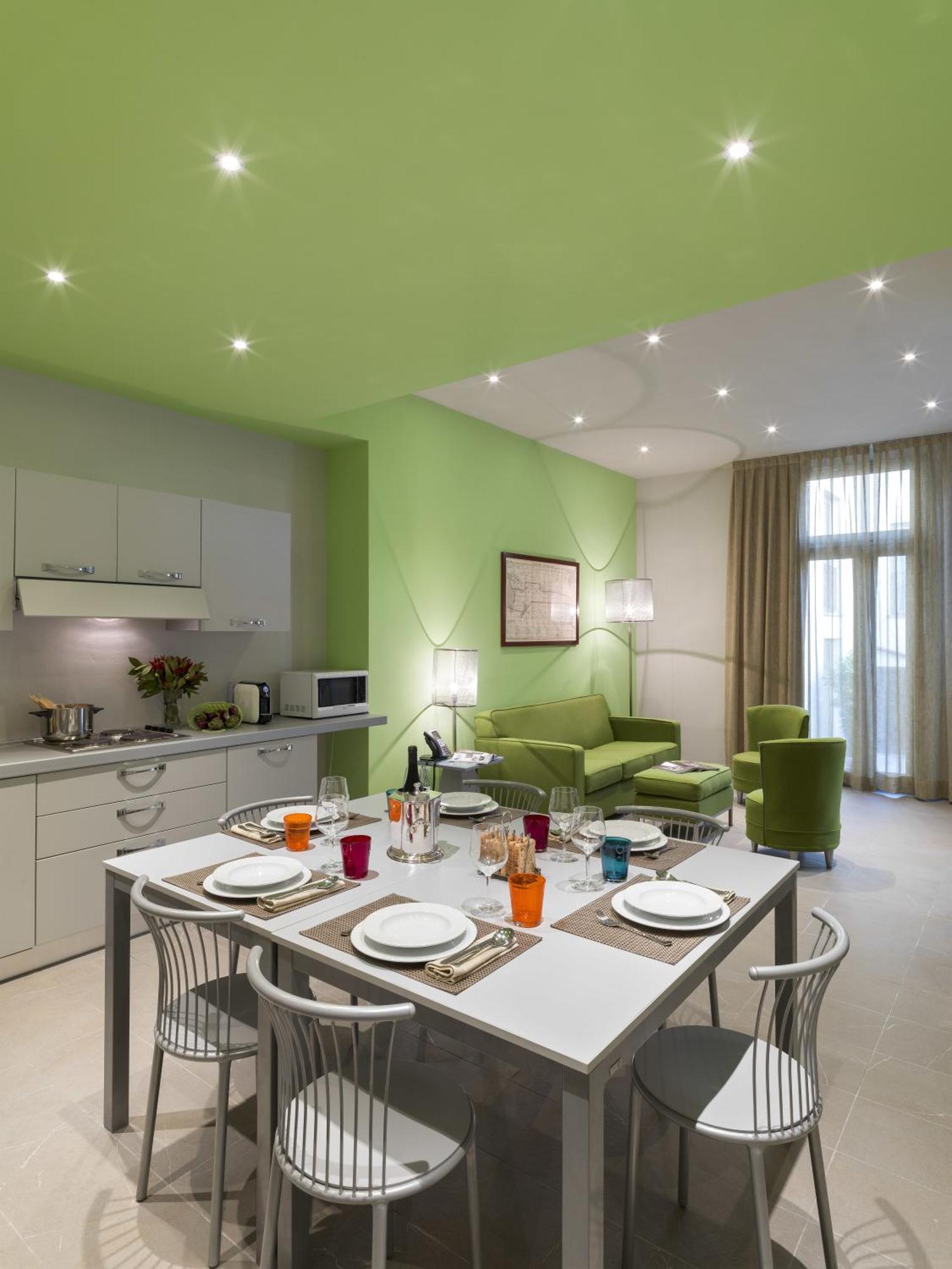 Deluxe Apartment