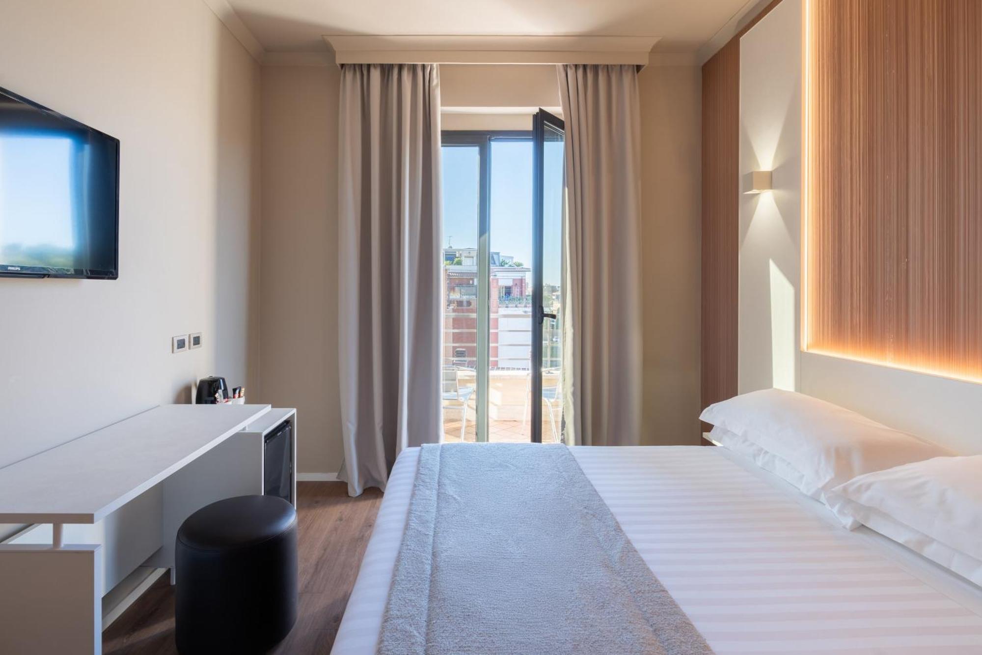 Standard King Room Balcony