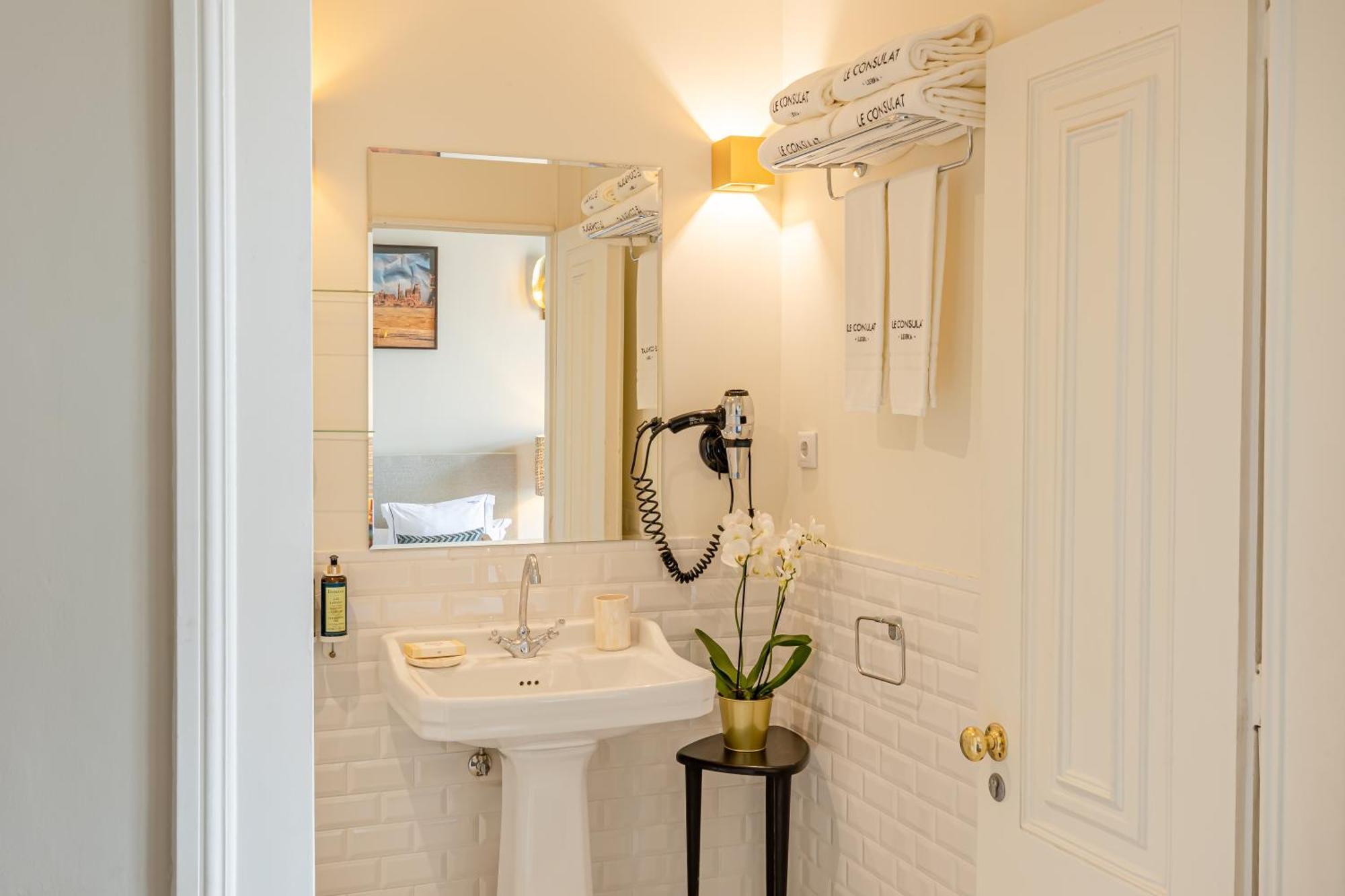 Deluxe Room Square View