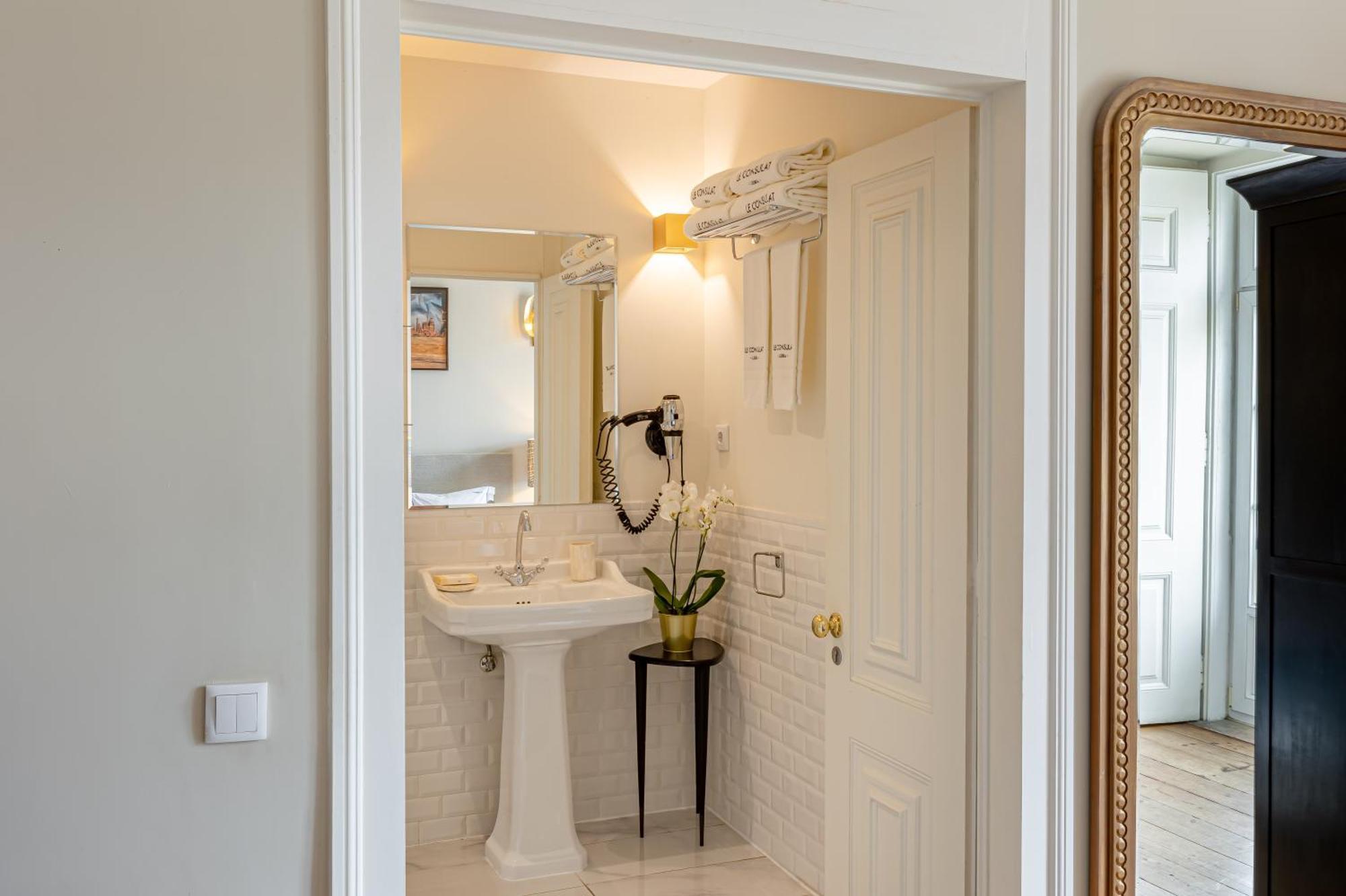 Deluxe Room Square View