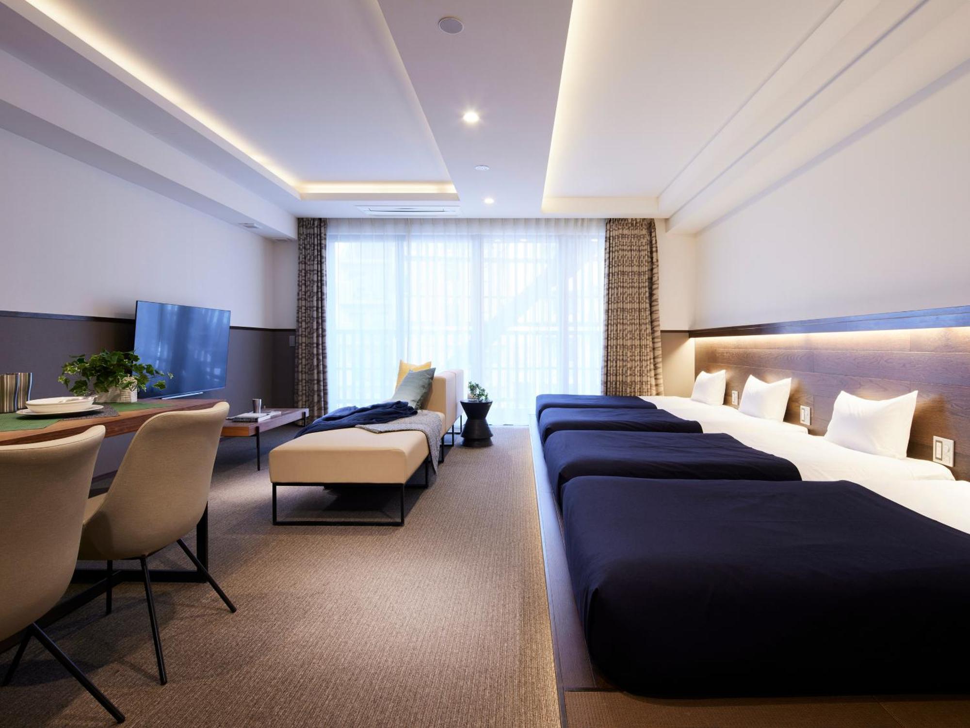 Deluxe Family Suite