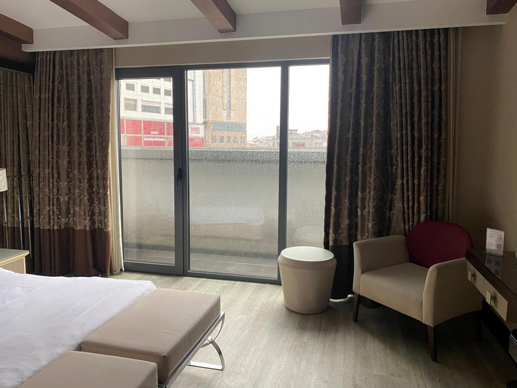 Deluxe King Room Balcony