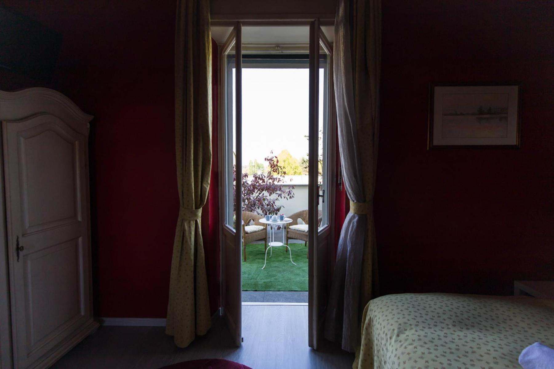 Large Double Room
