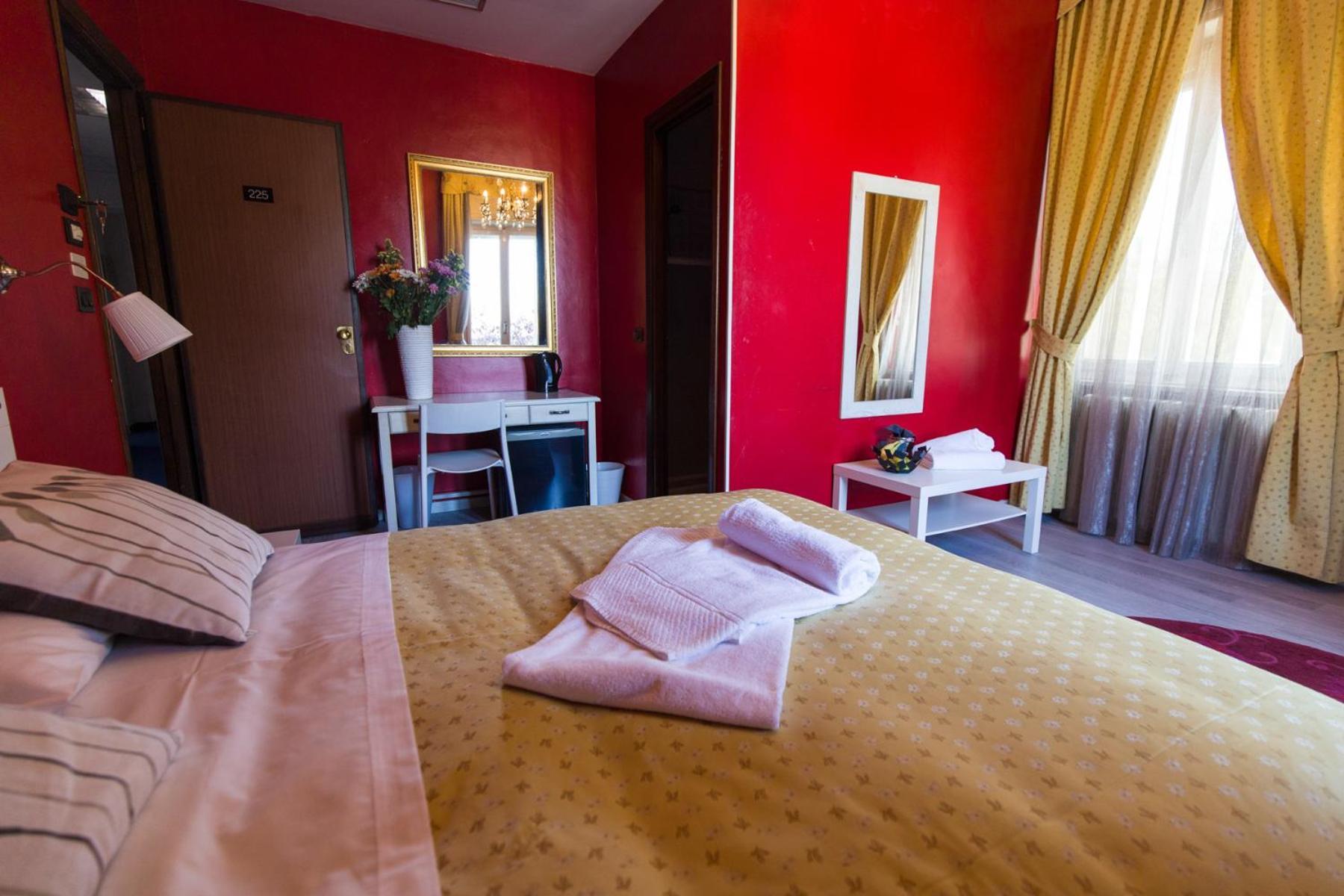 Large Double Room