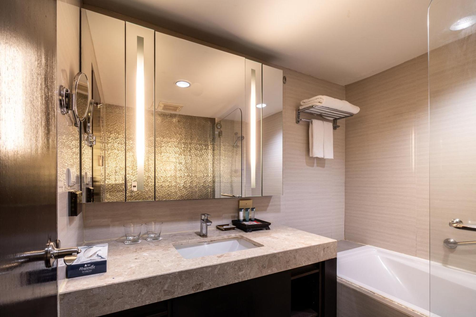 Premier Room