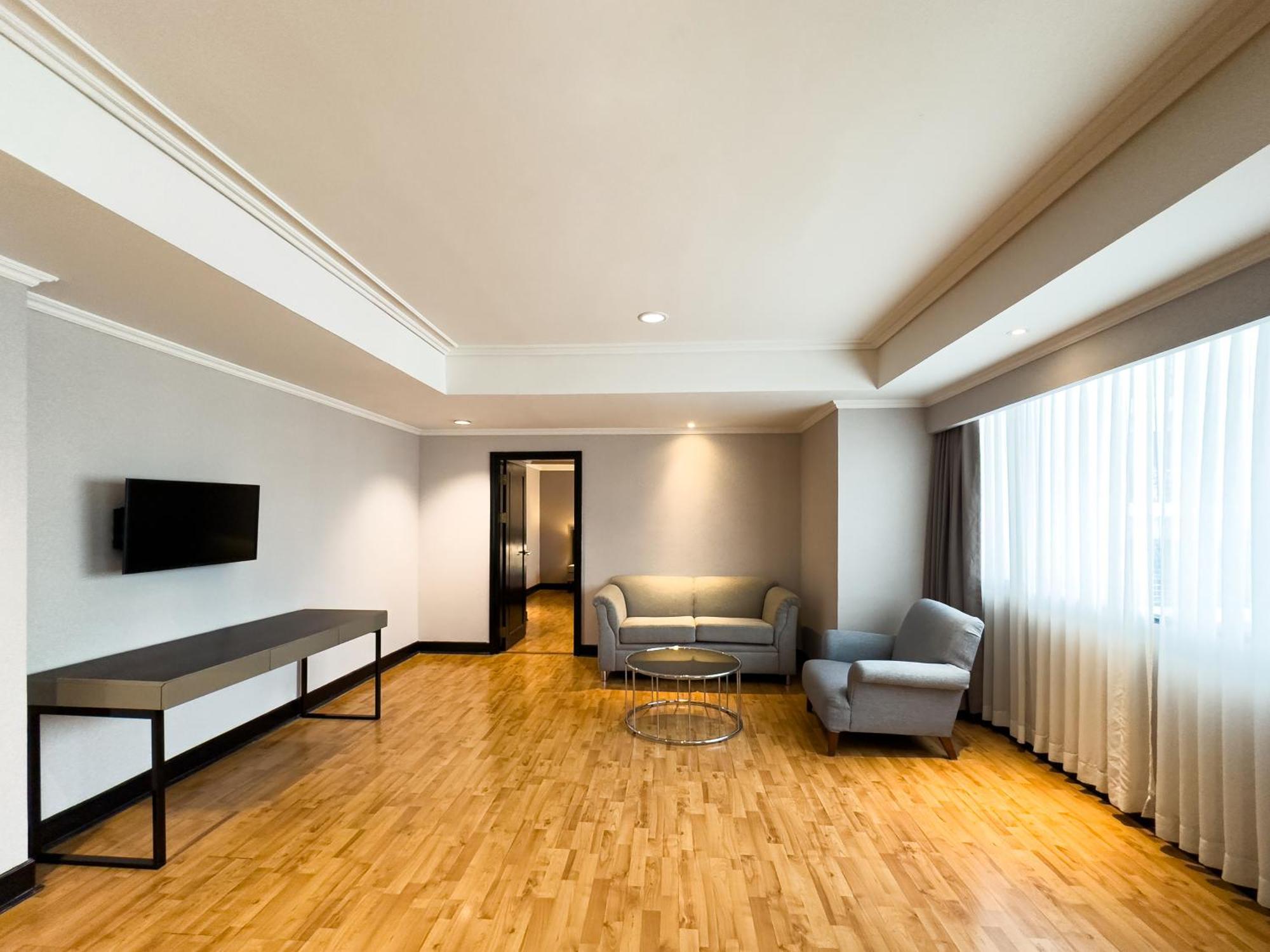 Grand King Suite
