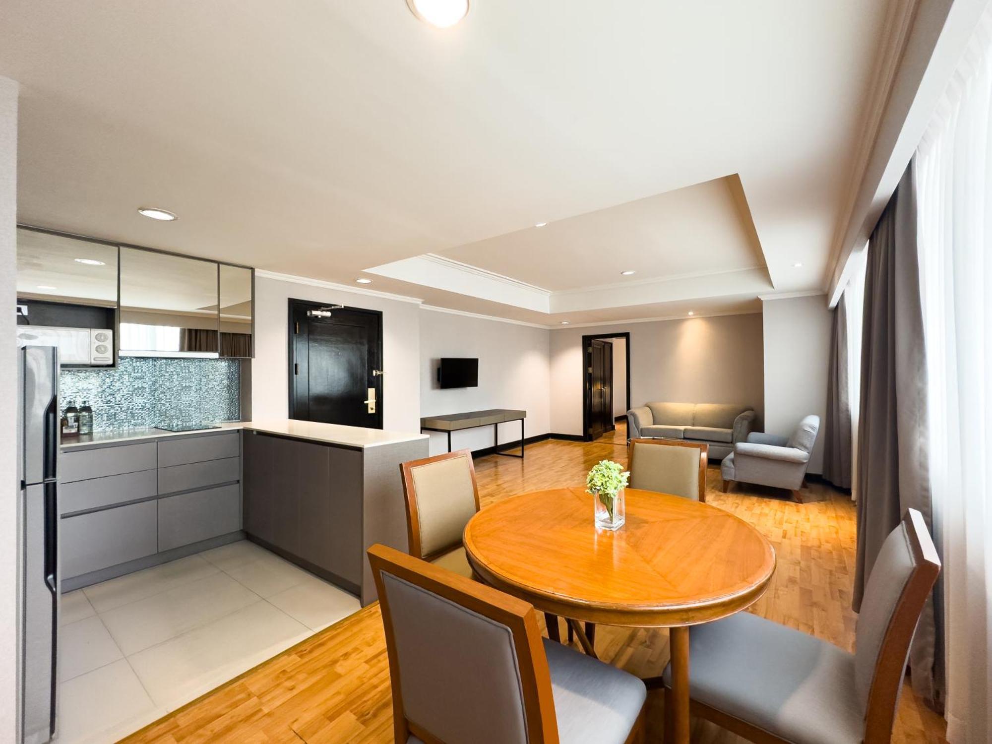 Grand King Suite