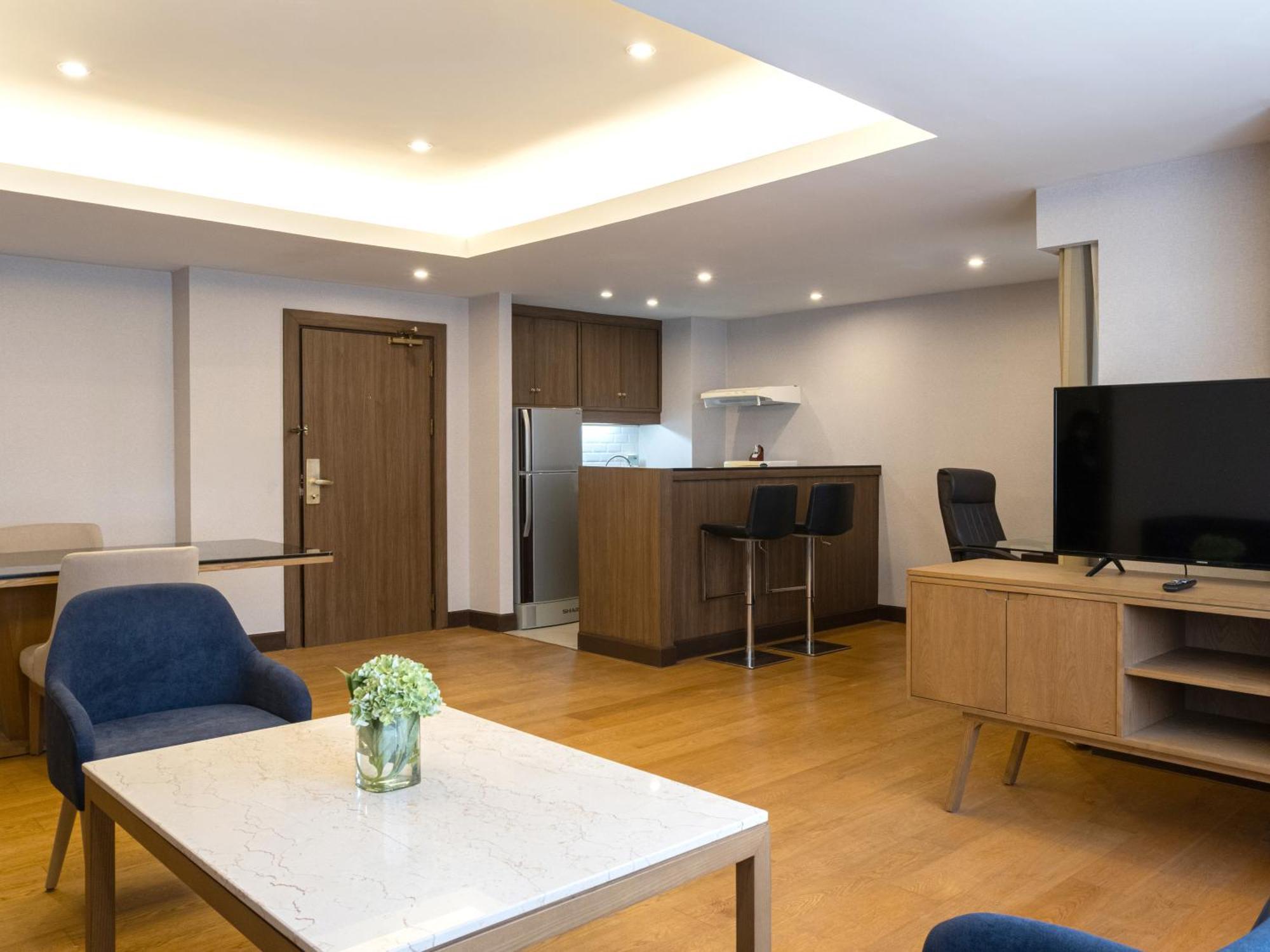 Grand King Suite