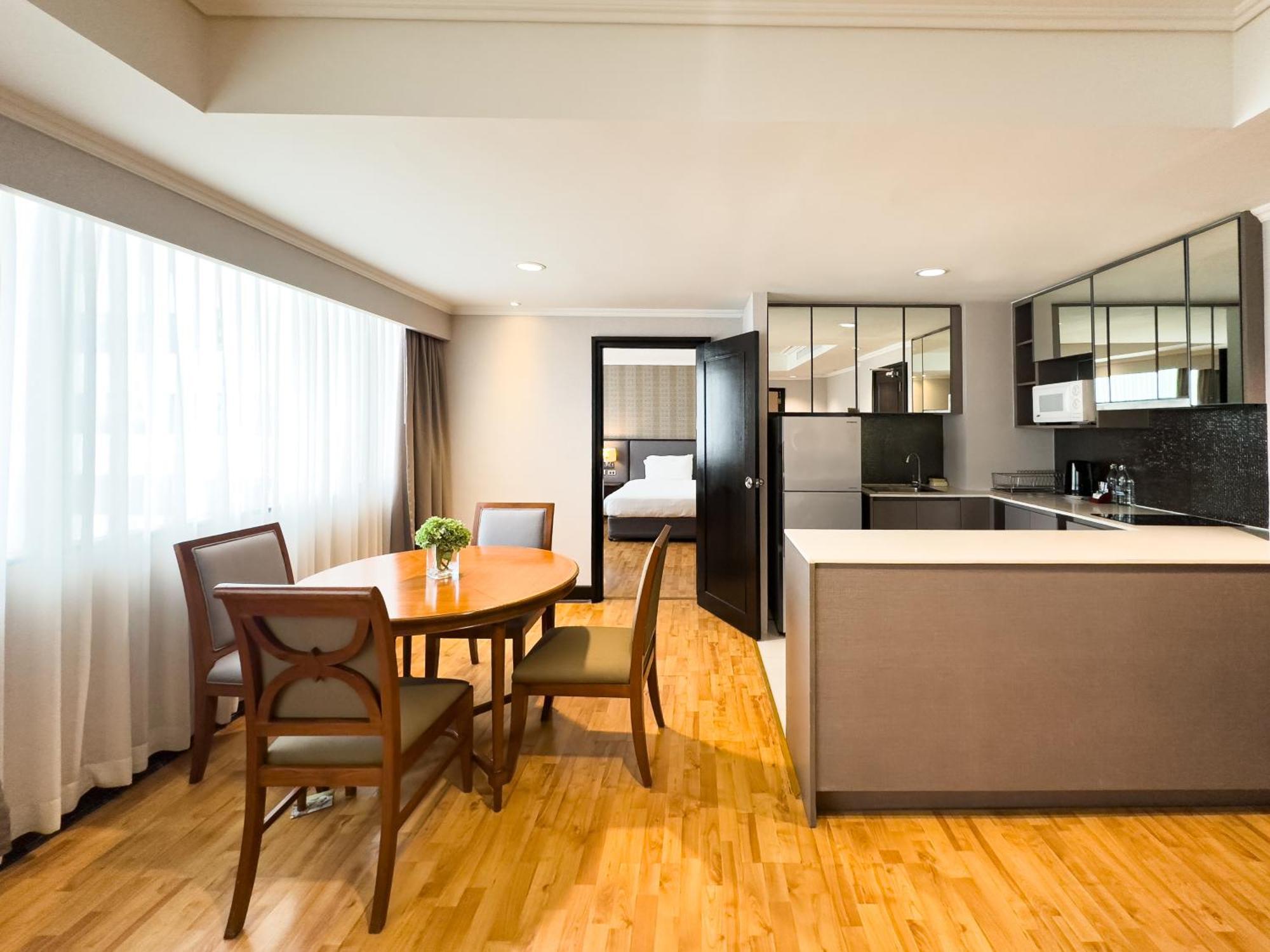 Grand King Suite