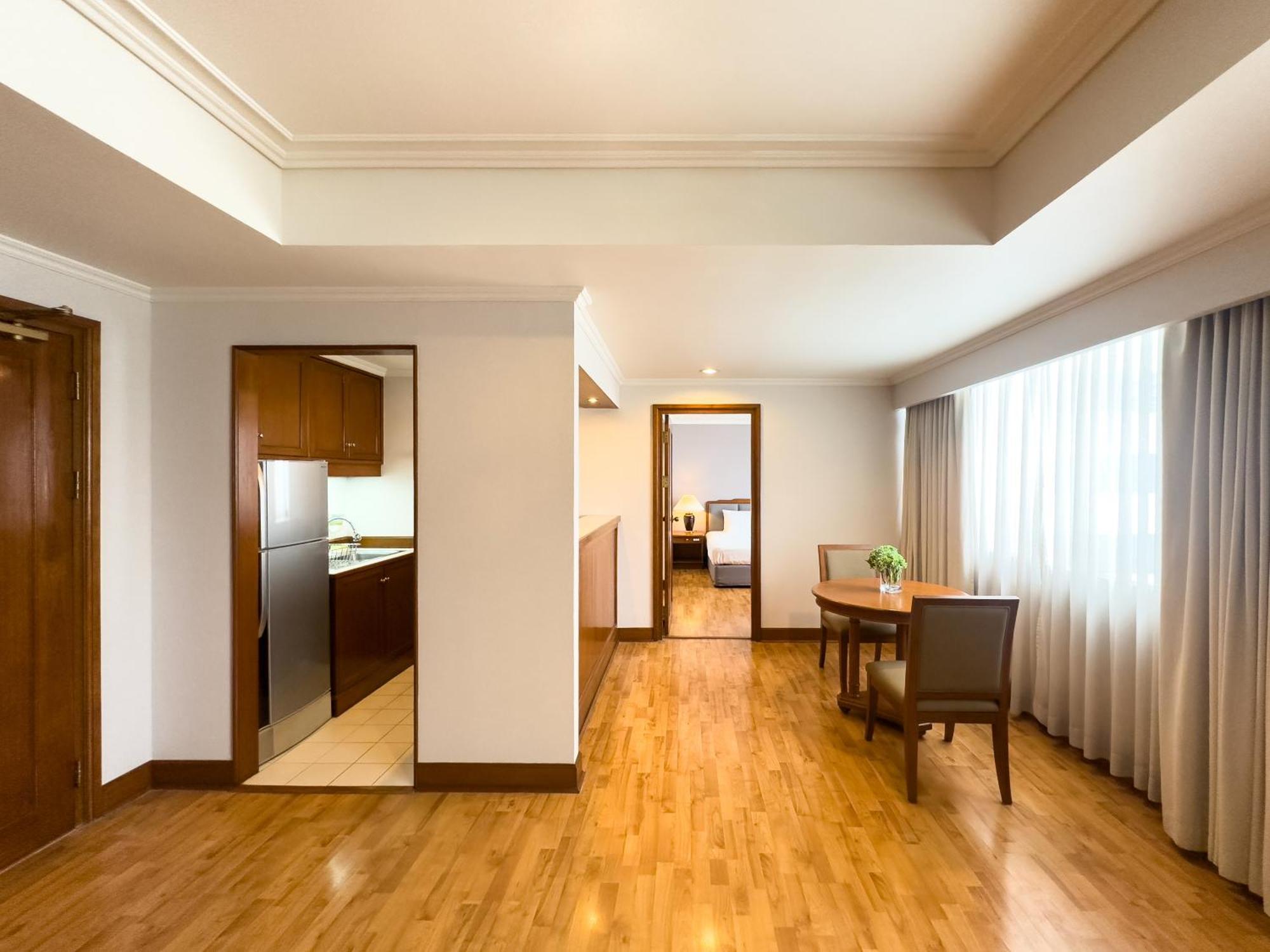 One-Bedroom King Suite