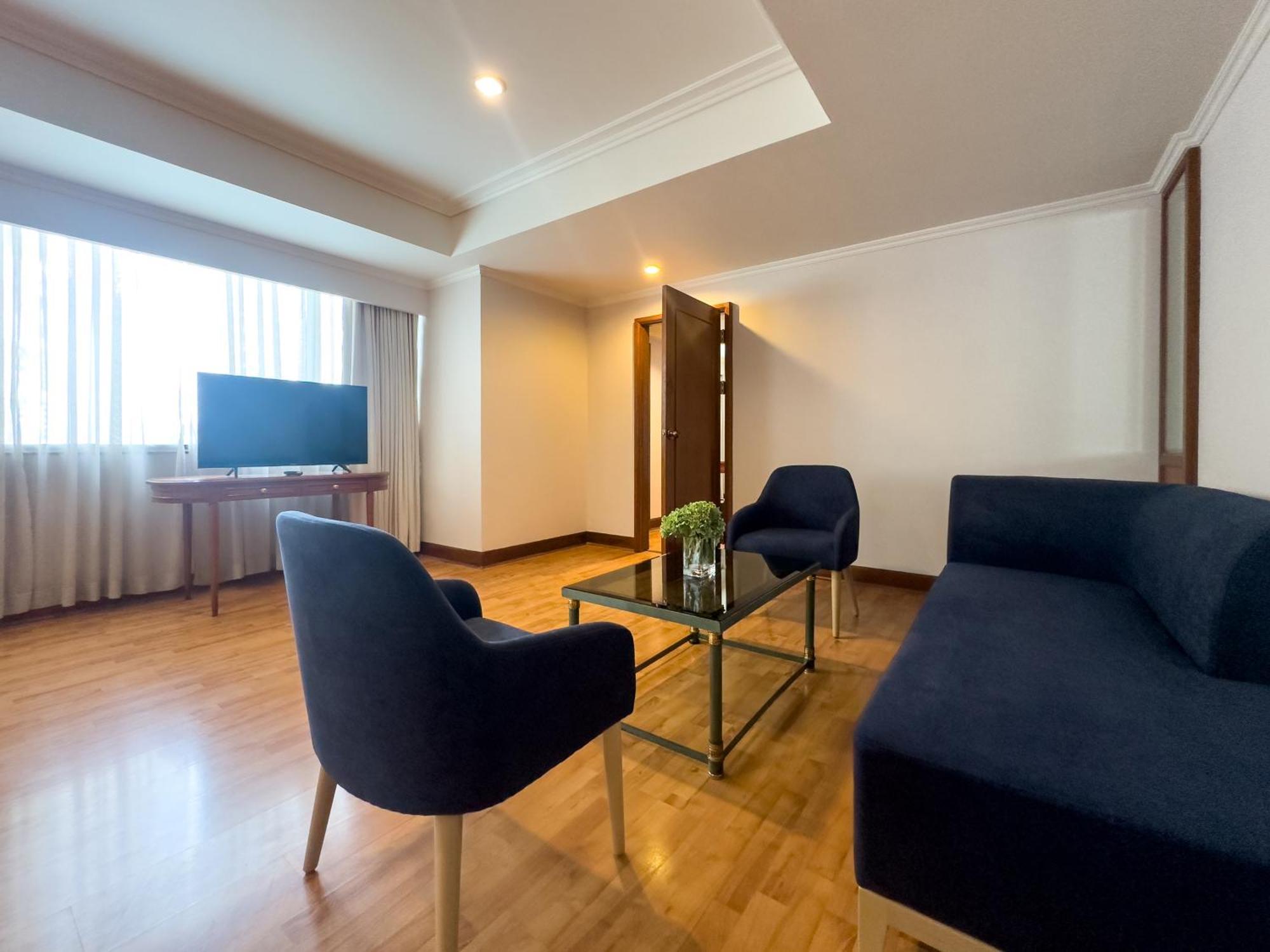 One-Bedroom King Suite