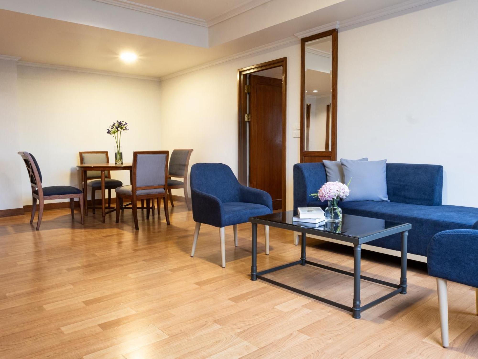 One-Bedroom King Suite