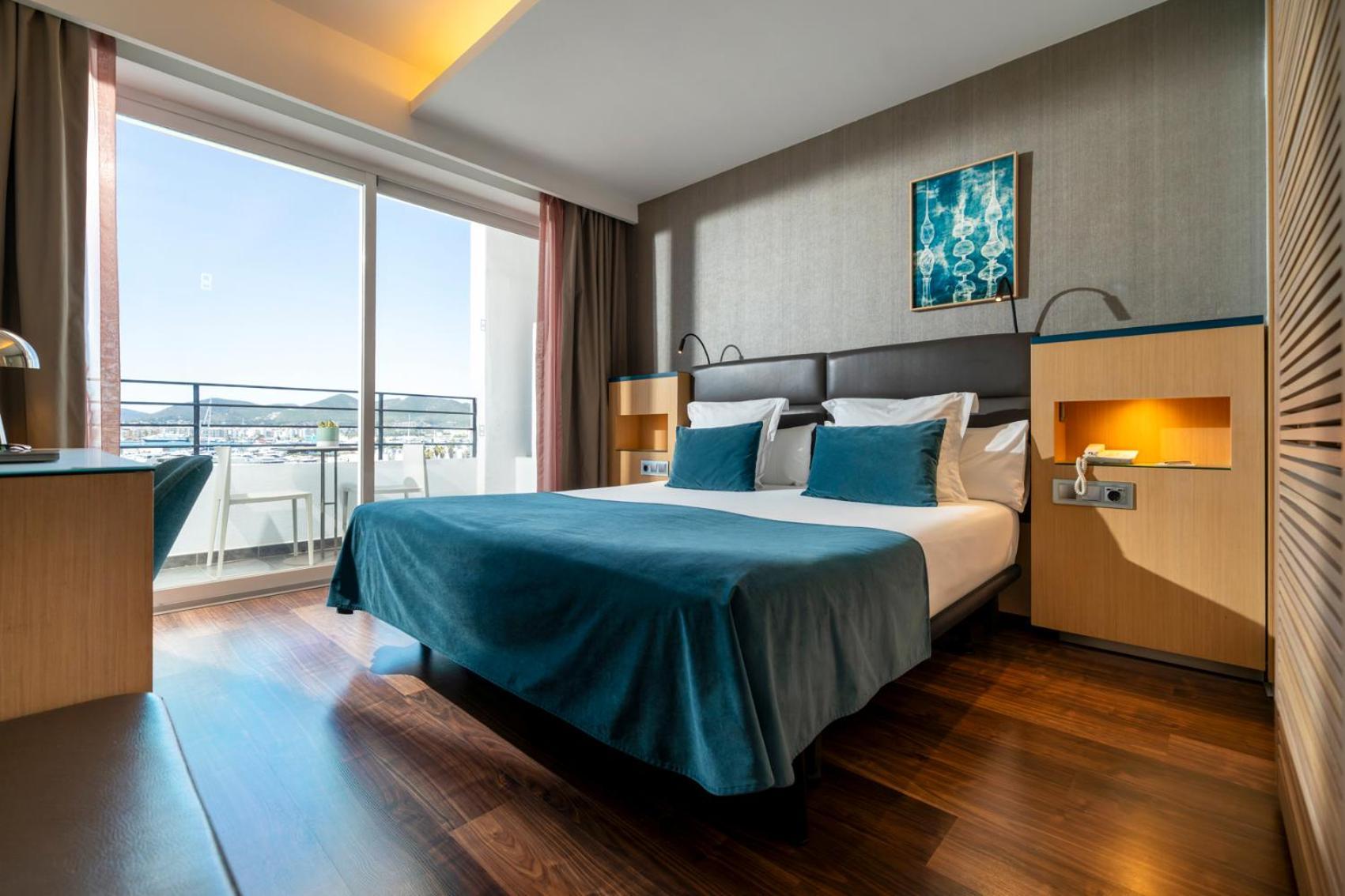 Deluxe Room with Sea View,1678626928:JPEG