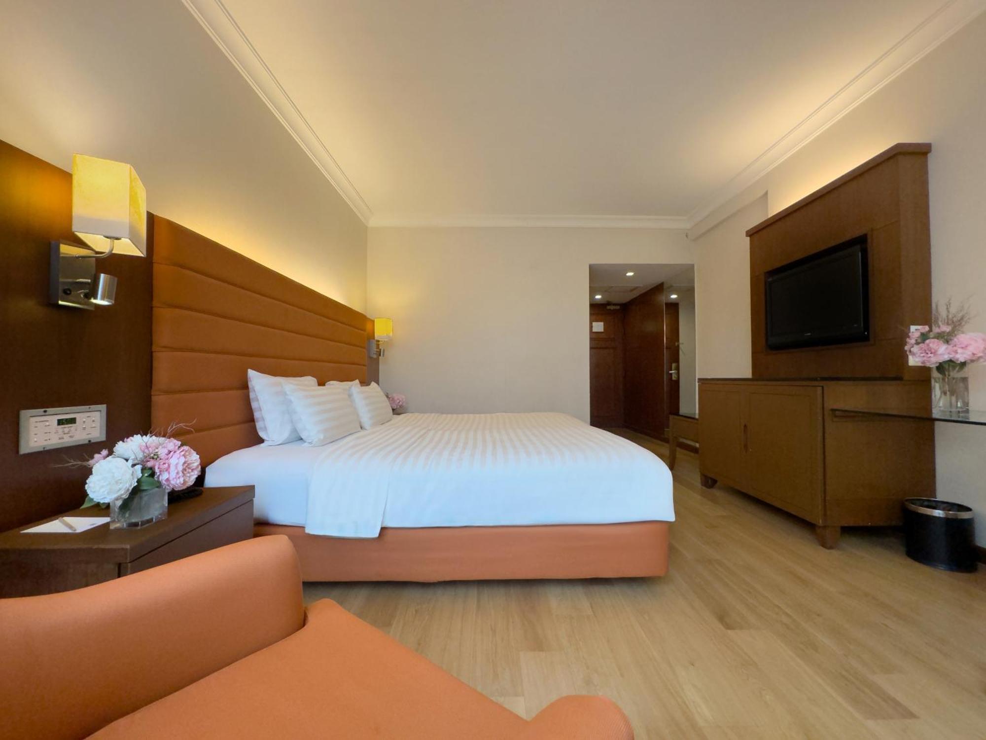 Deluxe King Room
