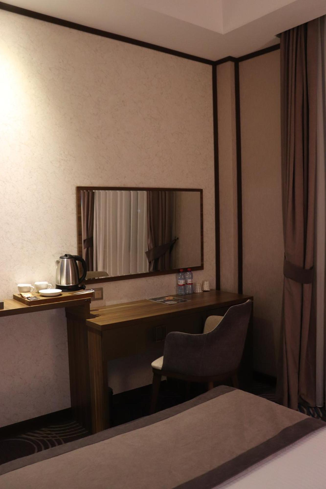 Deluxe Suite