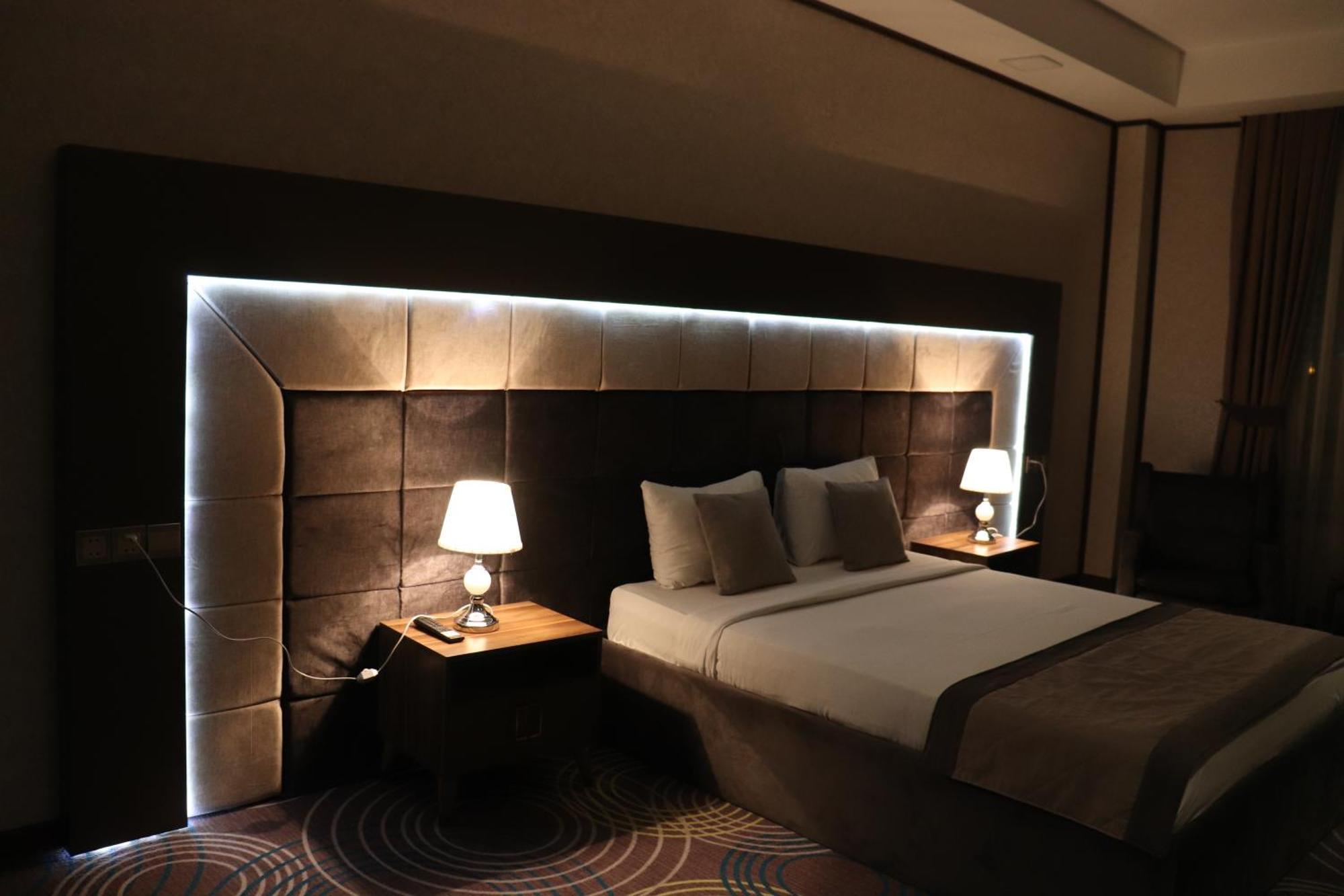 Deluxe Suite