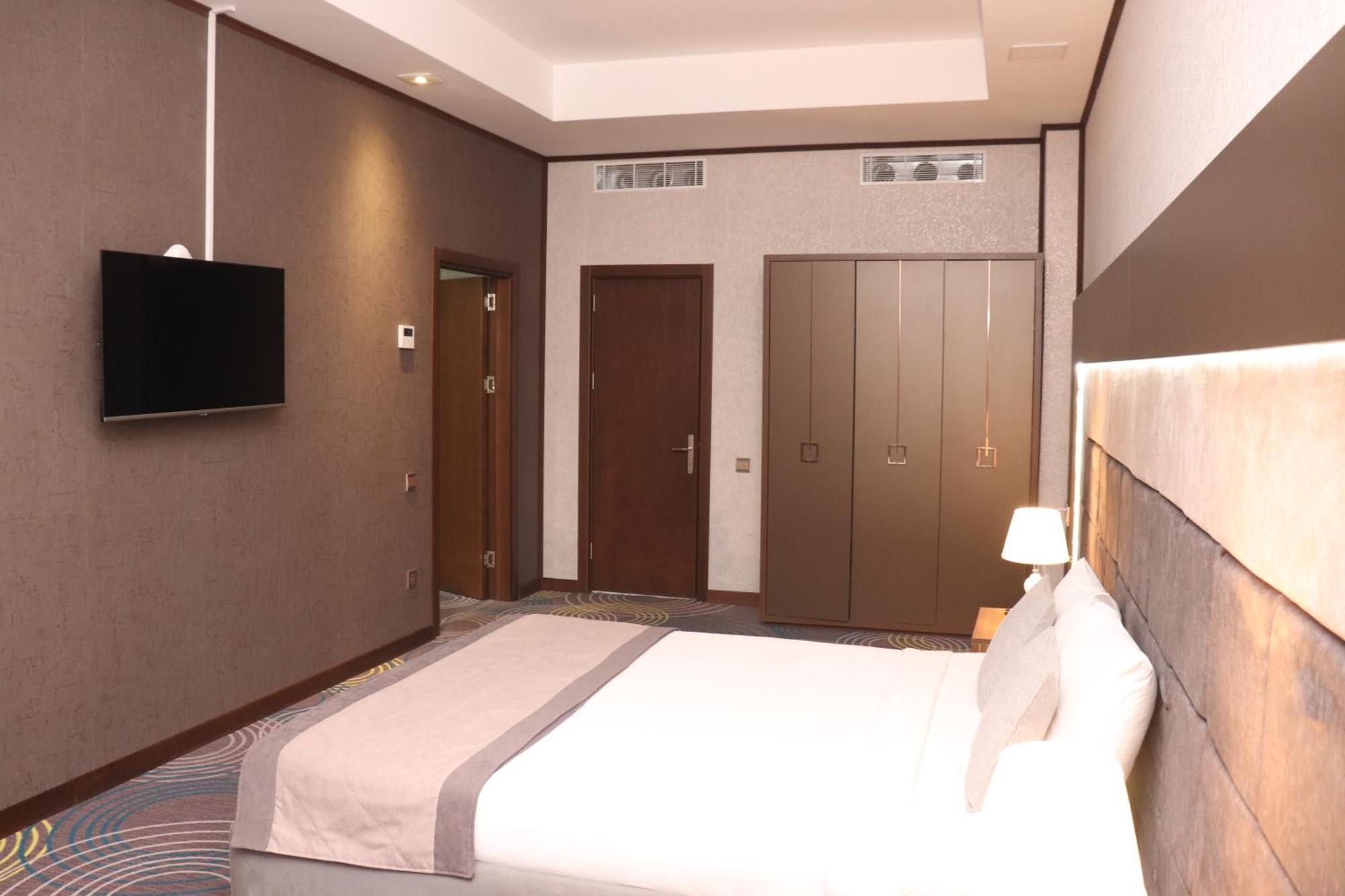 Deluxe Suite