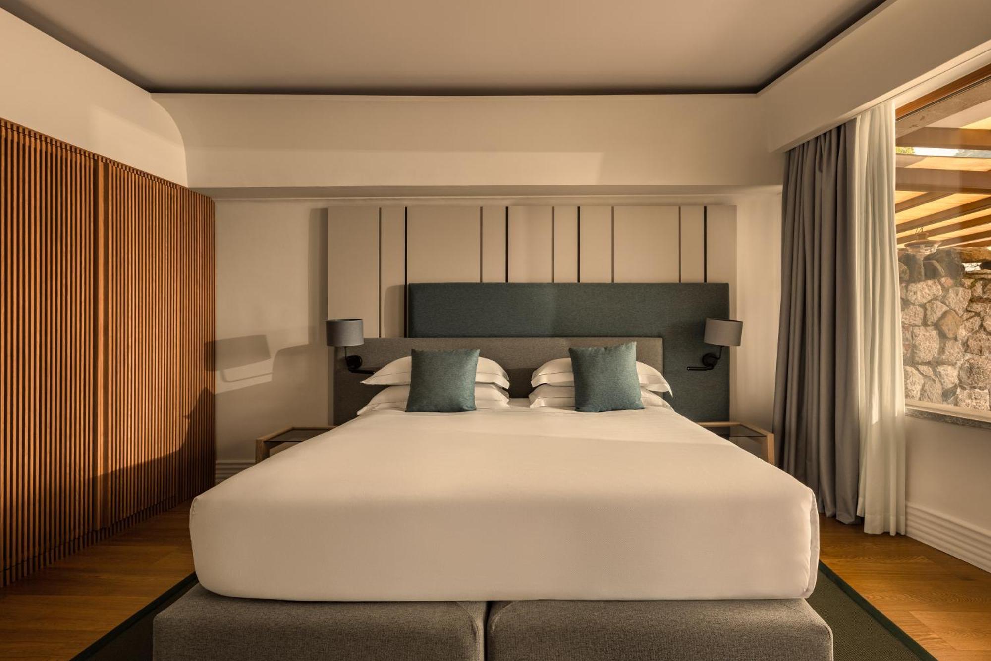 Deluxe Double or Twin Room Sea View