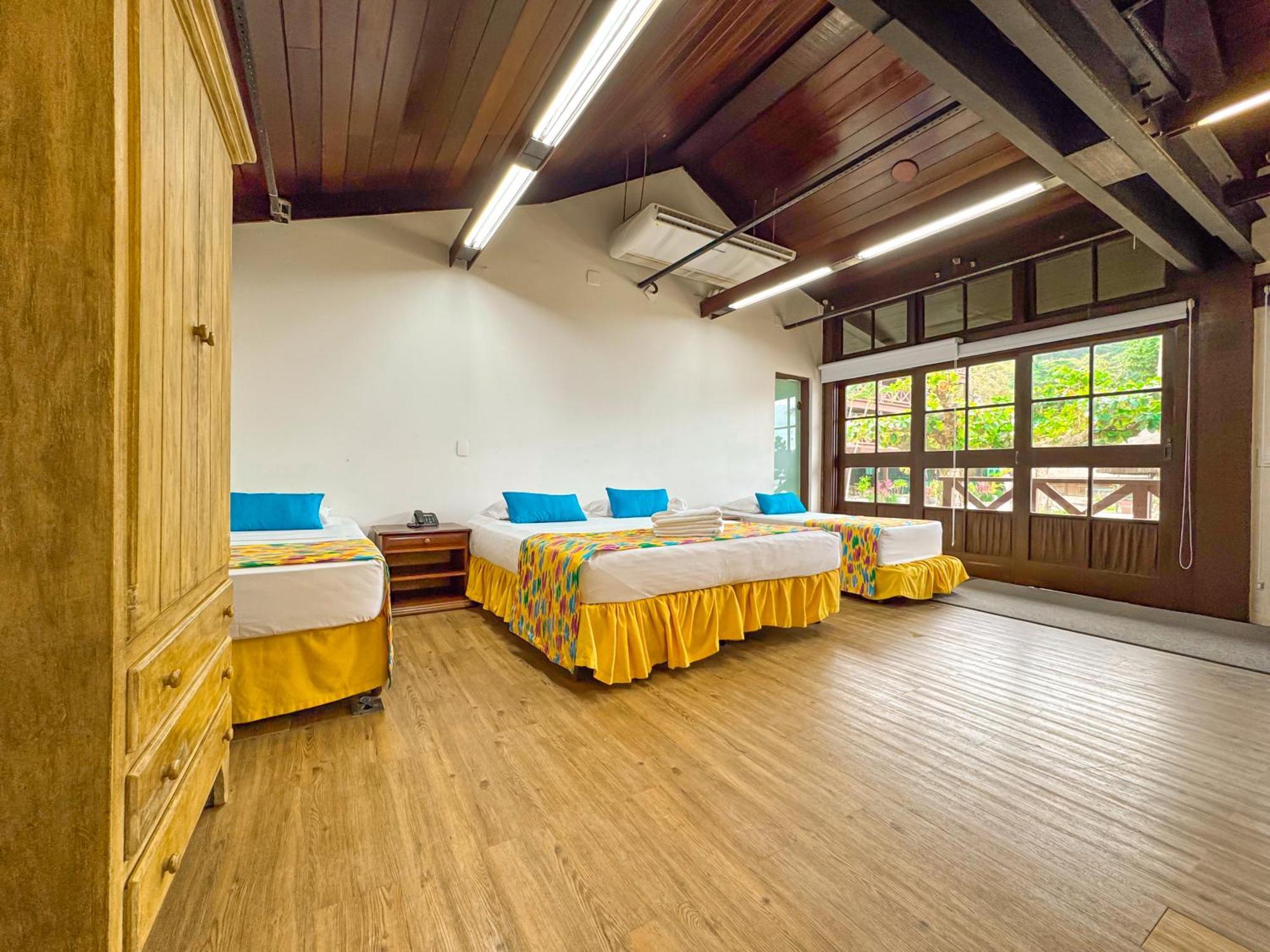Economy Family Room