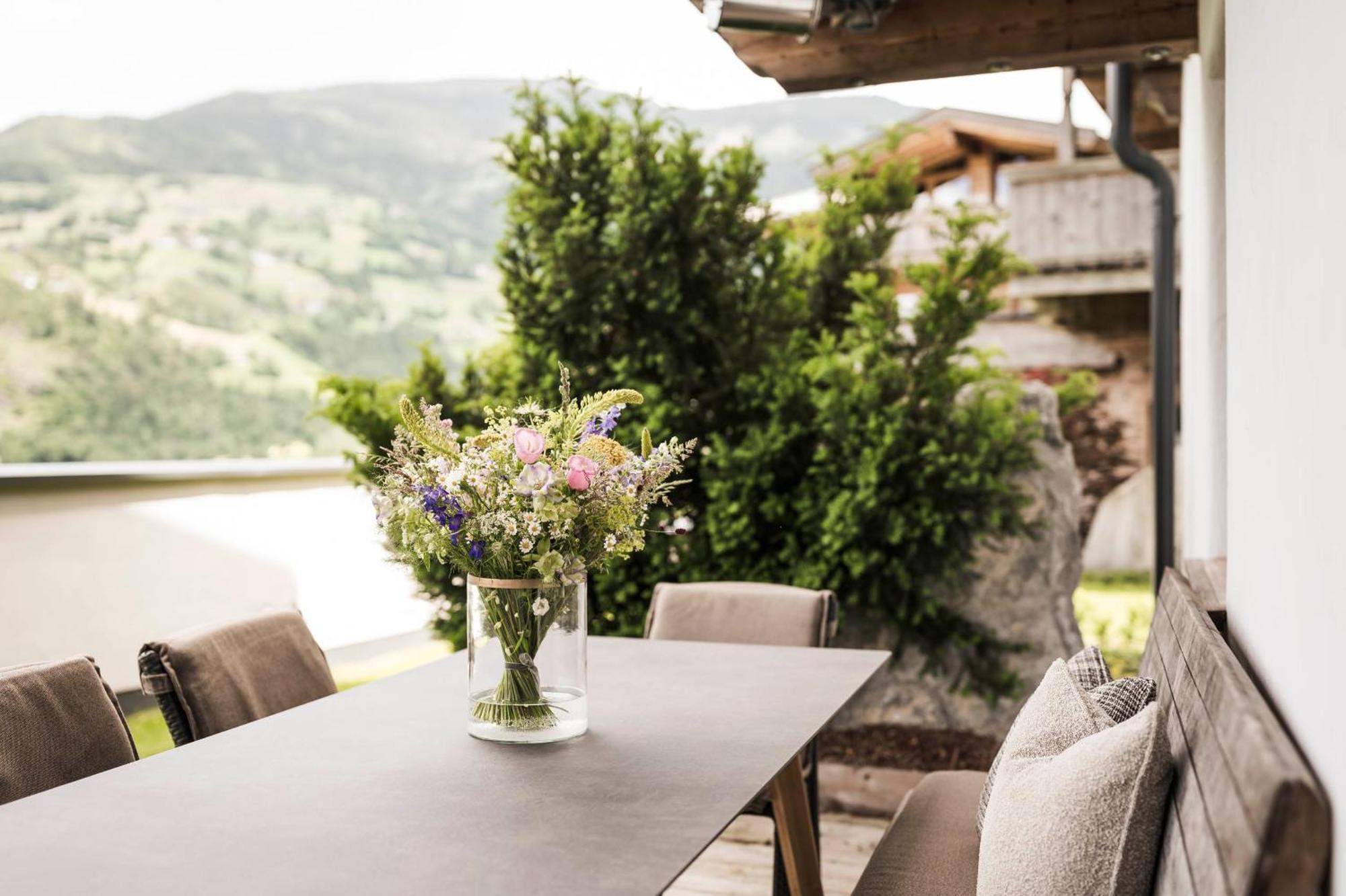 Classic Penthouse with Terrace,1681752272:JPEG