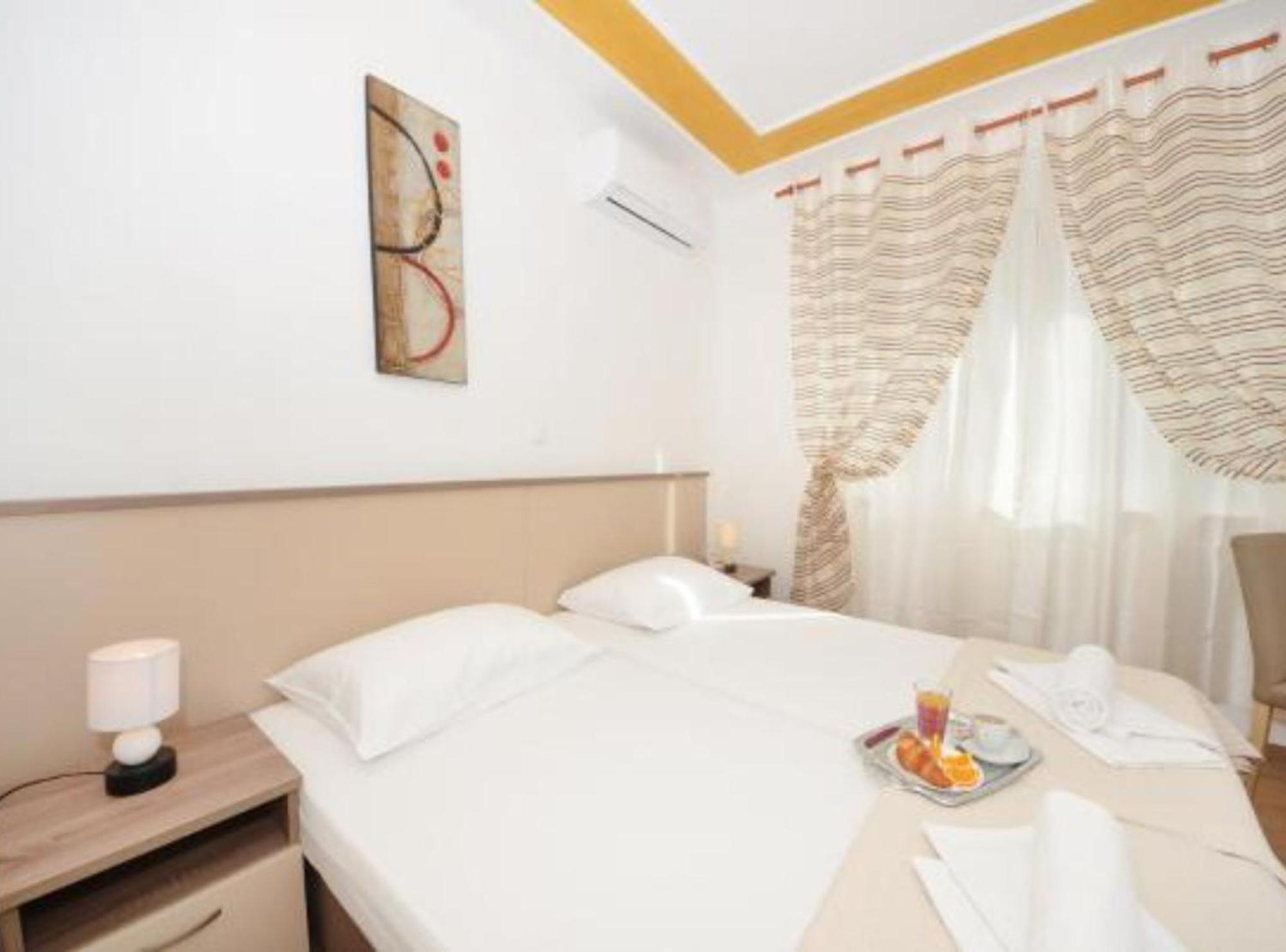 Twin Room Private Bathroom