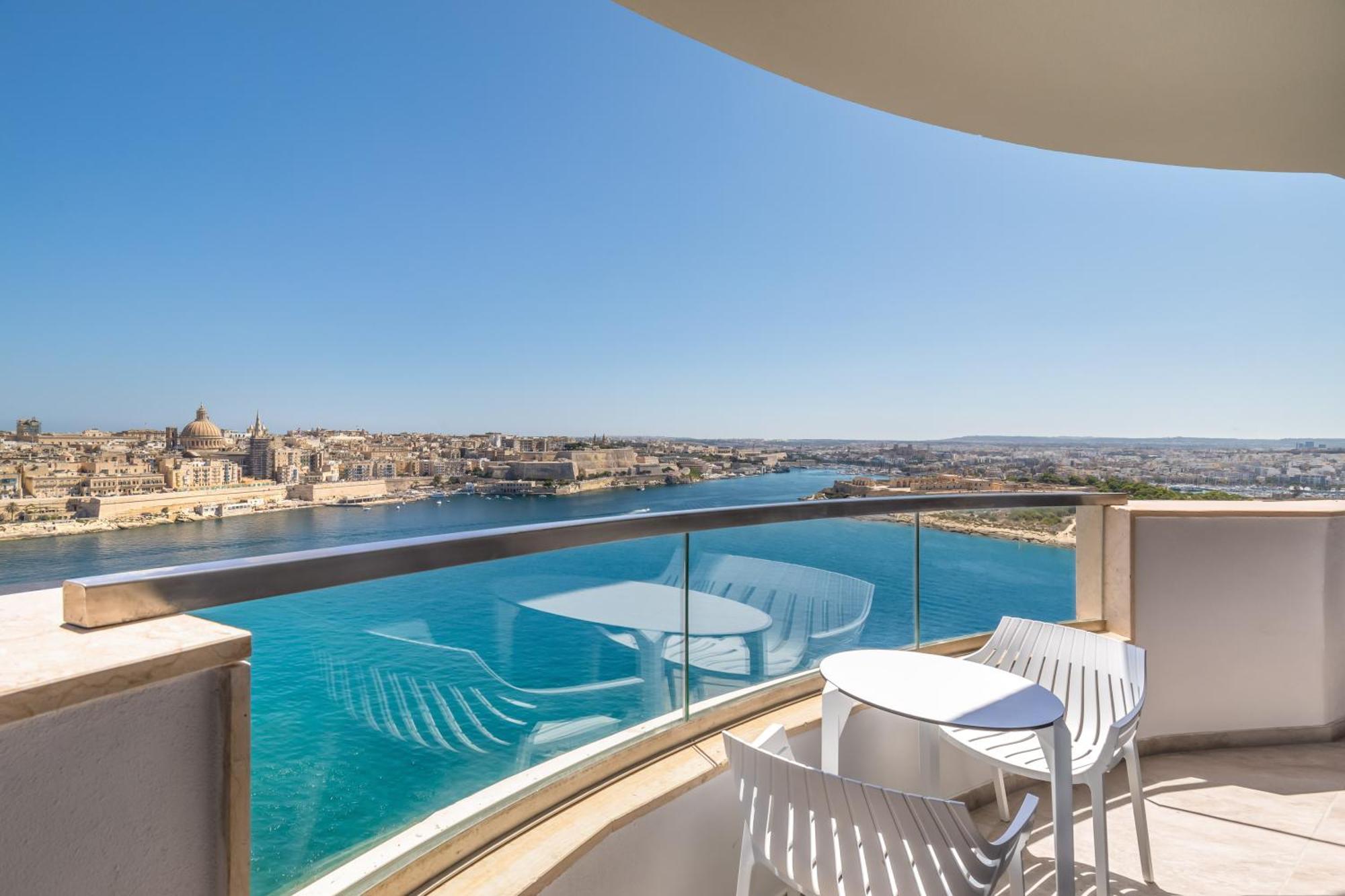 Junior Suite mit Meerblick, Terrasse und Whirlpool