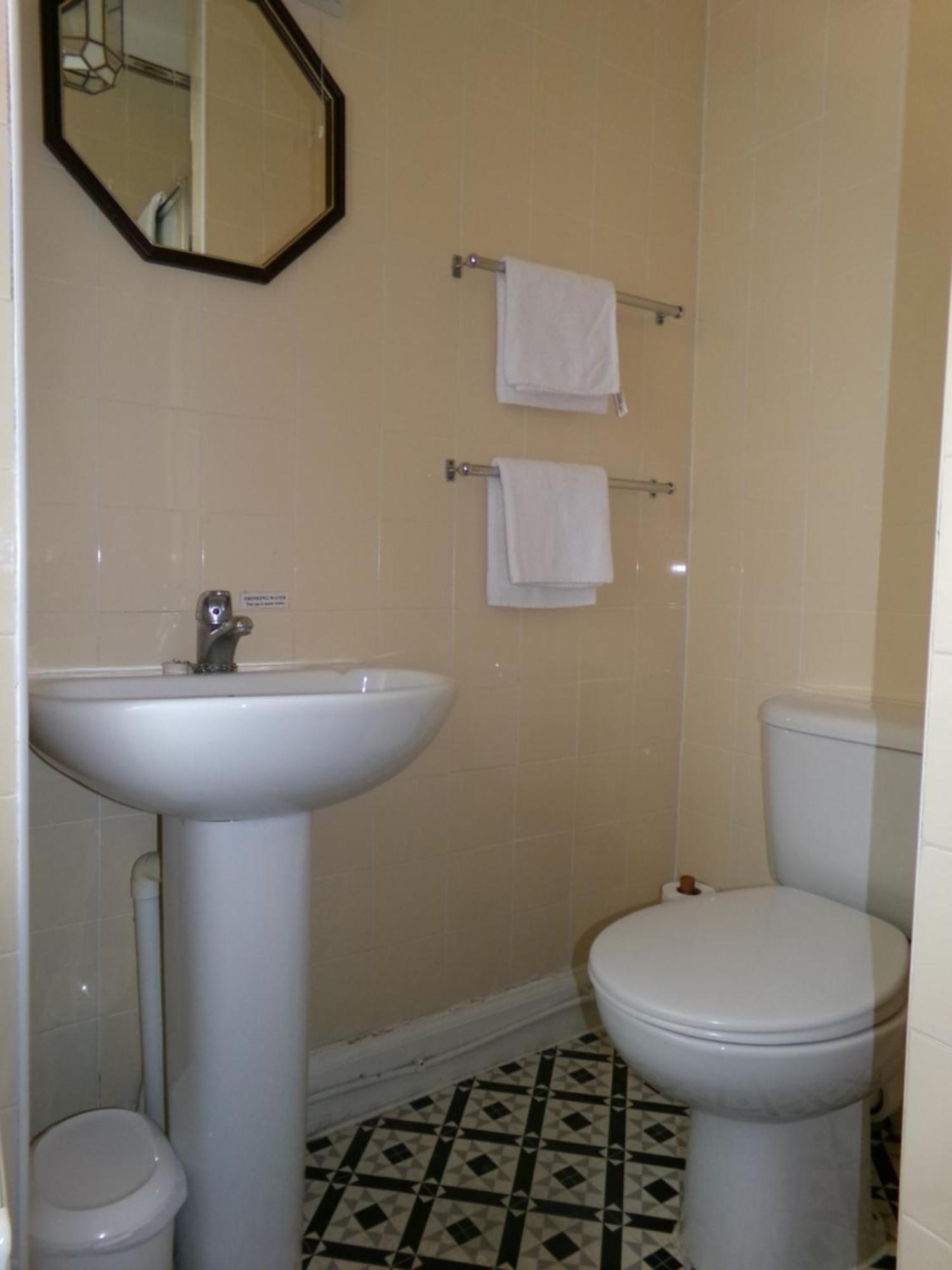 Triple Room Shower