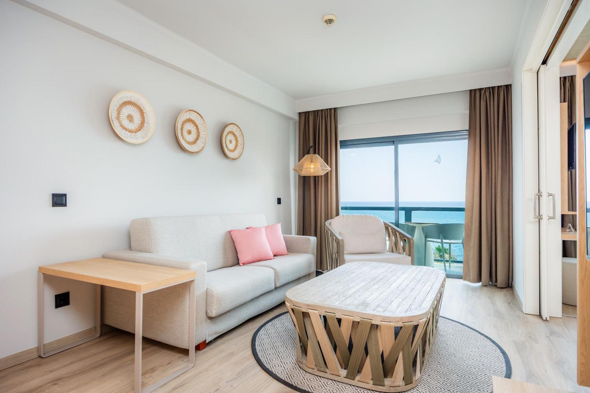 Suite with Sea View,1686458841:JPEG